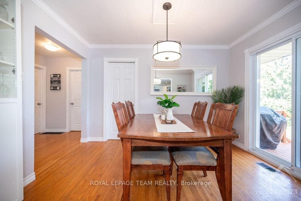 60 RIVER Road photo 12