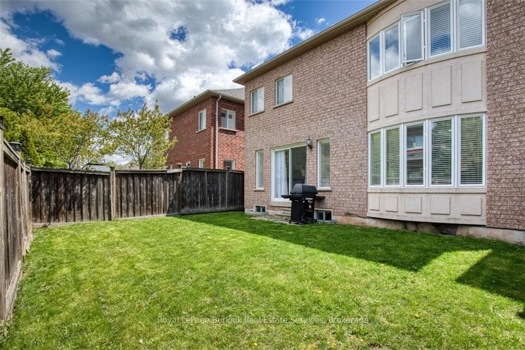 5269 Nova Crescent photo 29