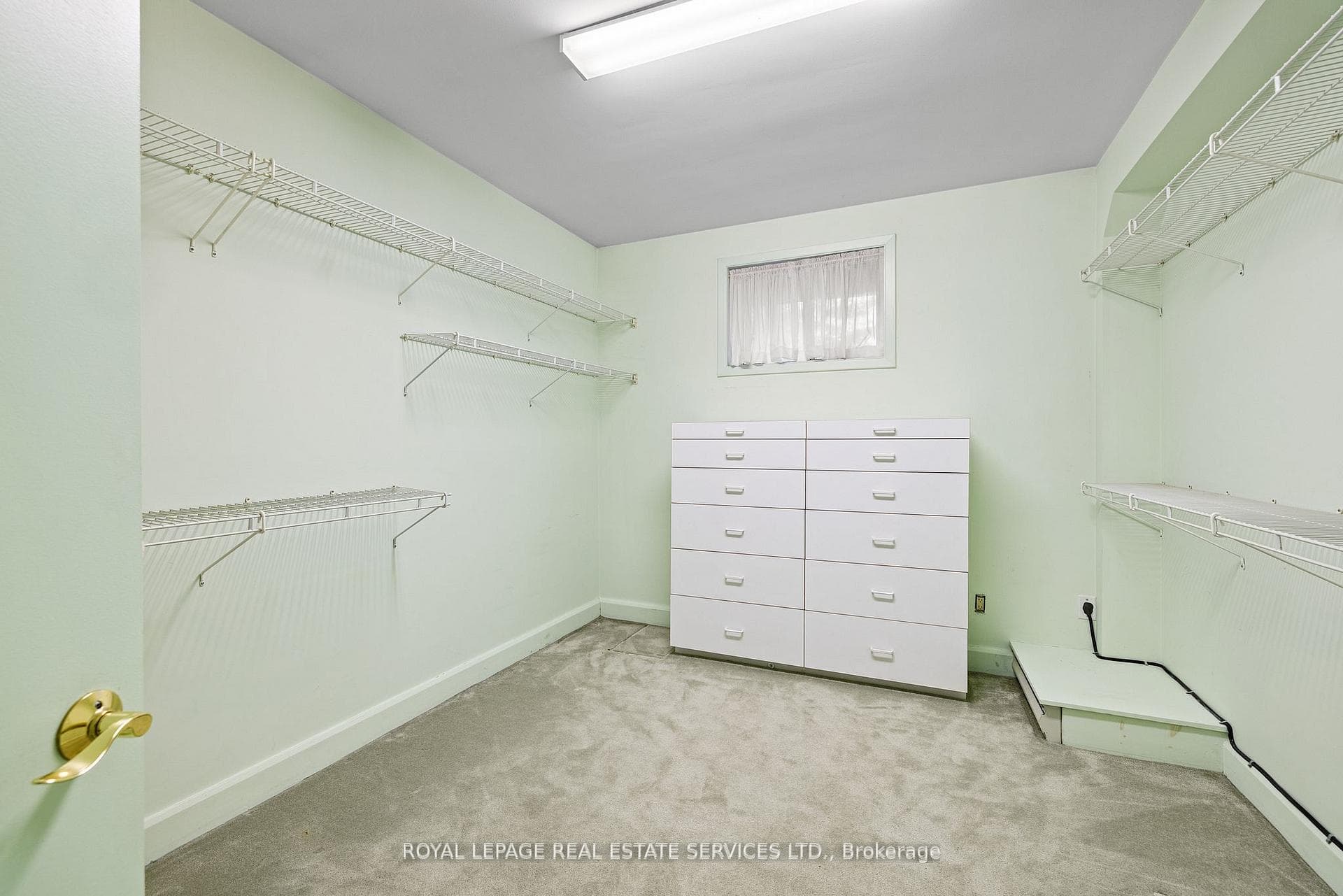 70 Leggett Avenue photo 26