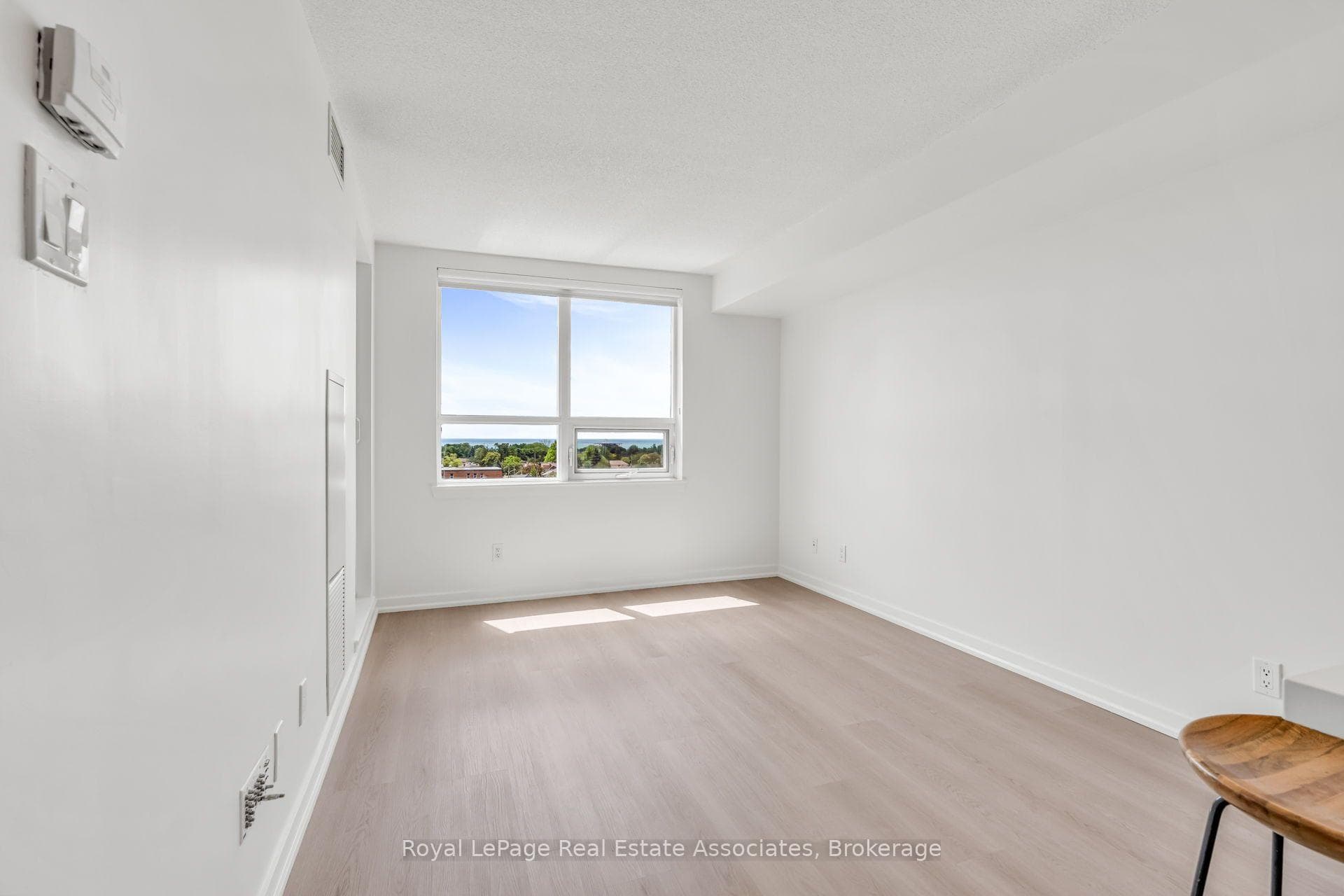 4 Elsinore Path Unit 706 photo 17