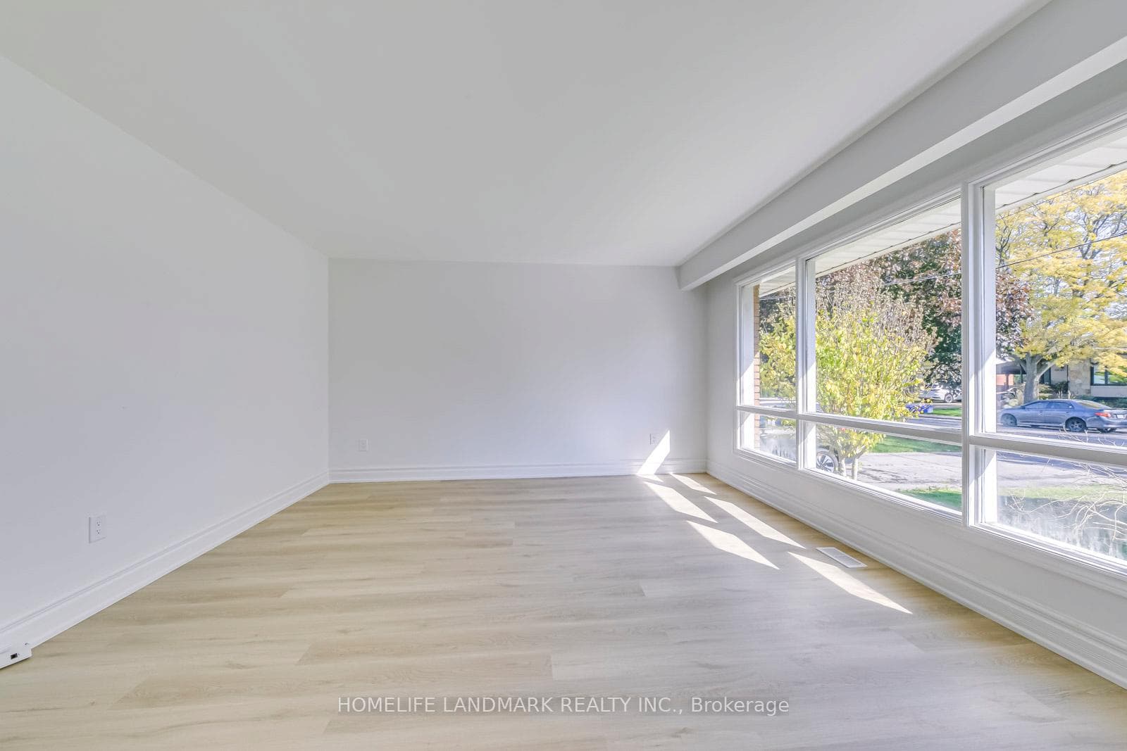 146 Manning Avenue photo 3