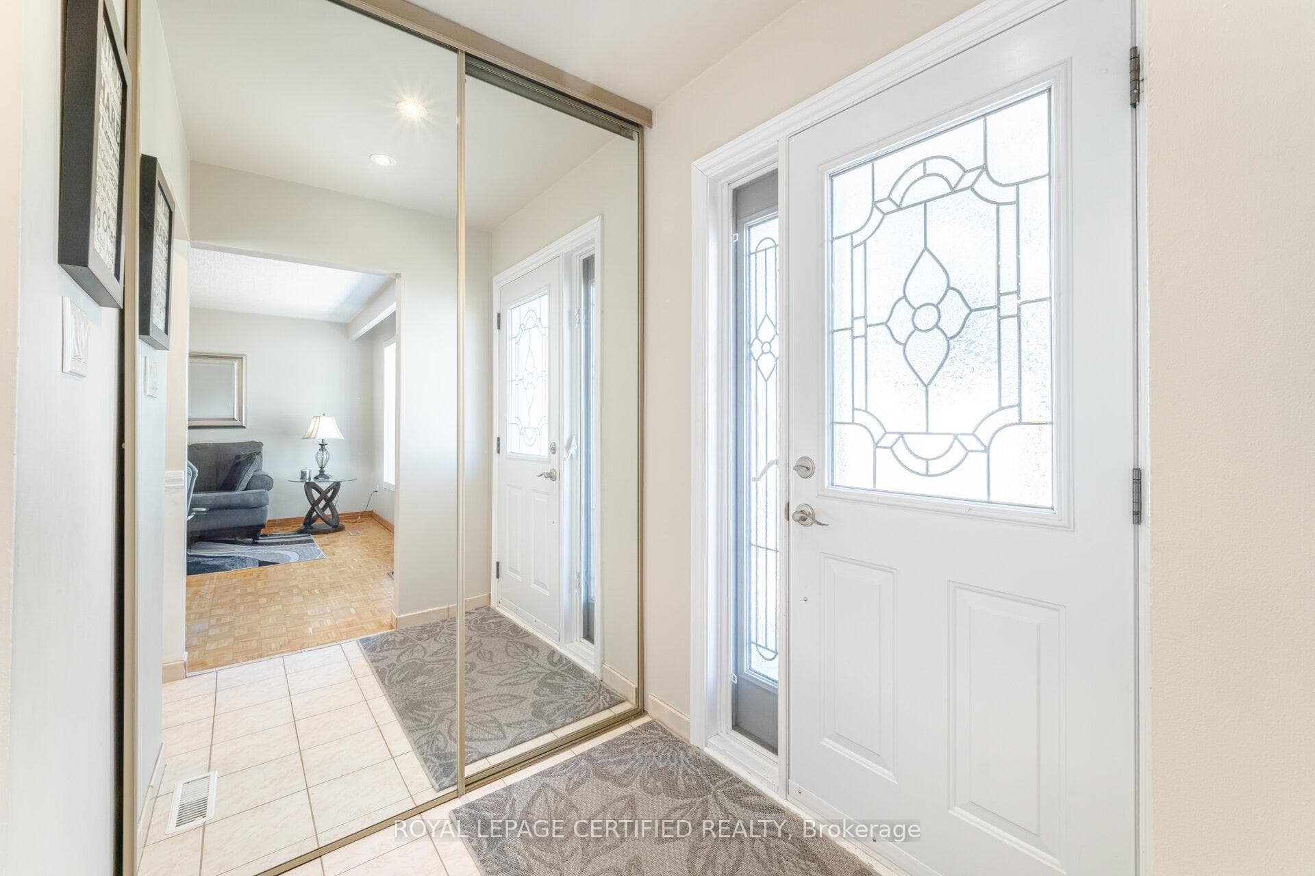 12 Grovetree Place photo 7