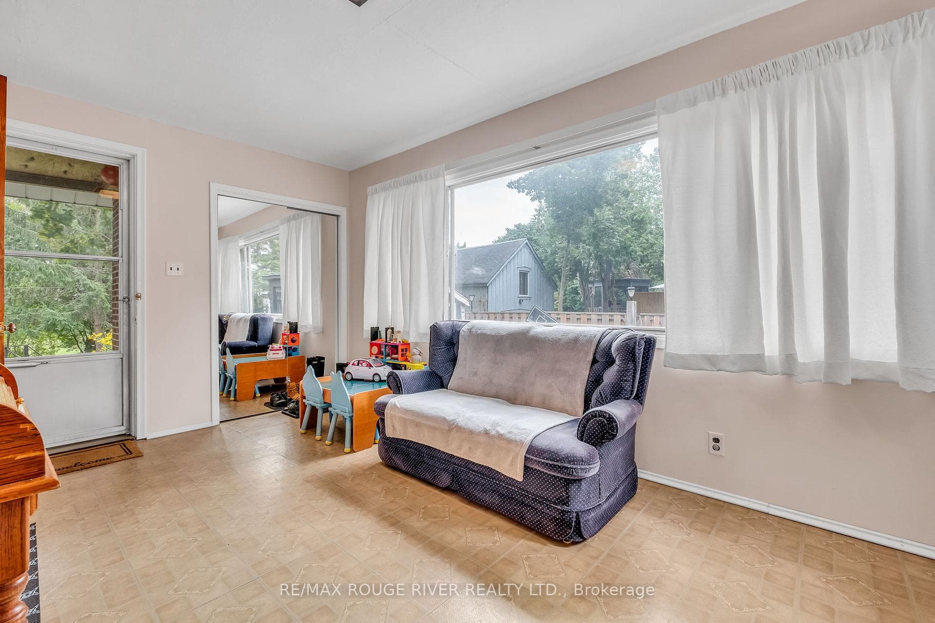532 George Street photo 23