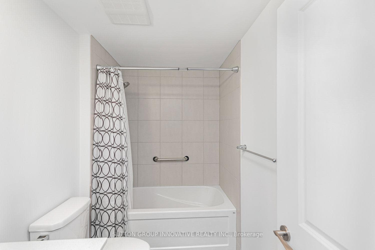 153 Wilson Street Unit 105 photo 35