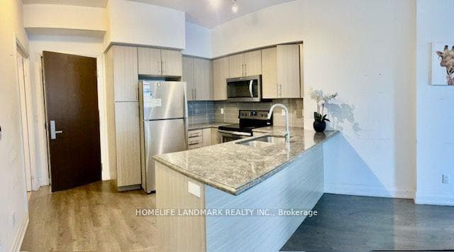 65 Speers Road Unit 706 photo 17