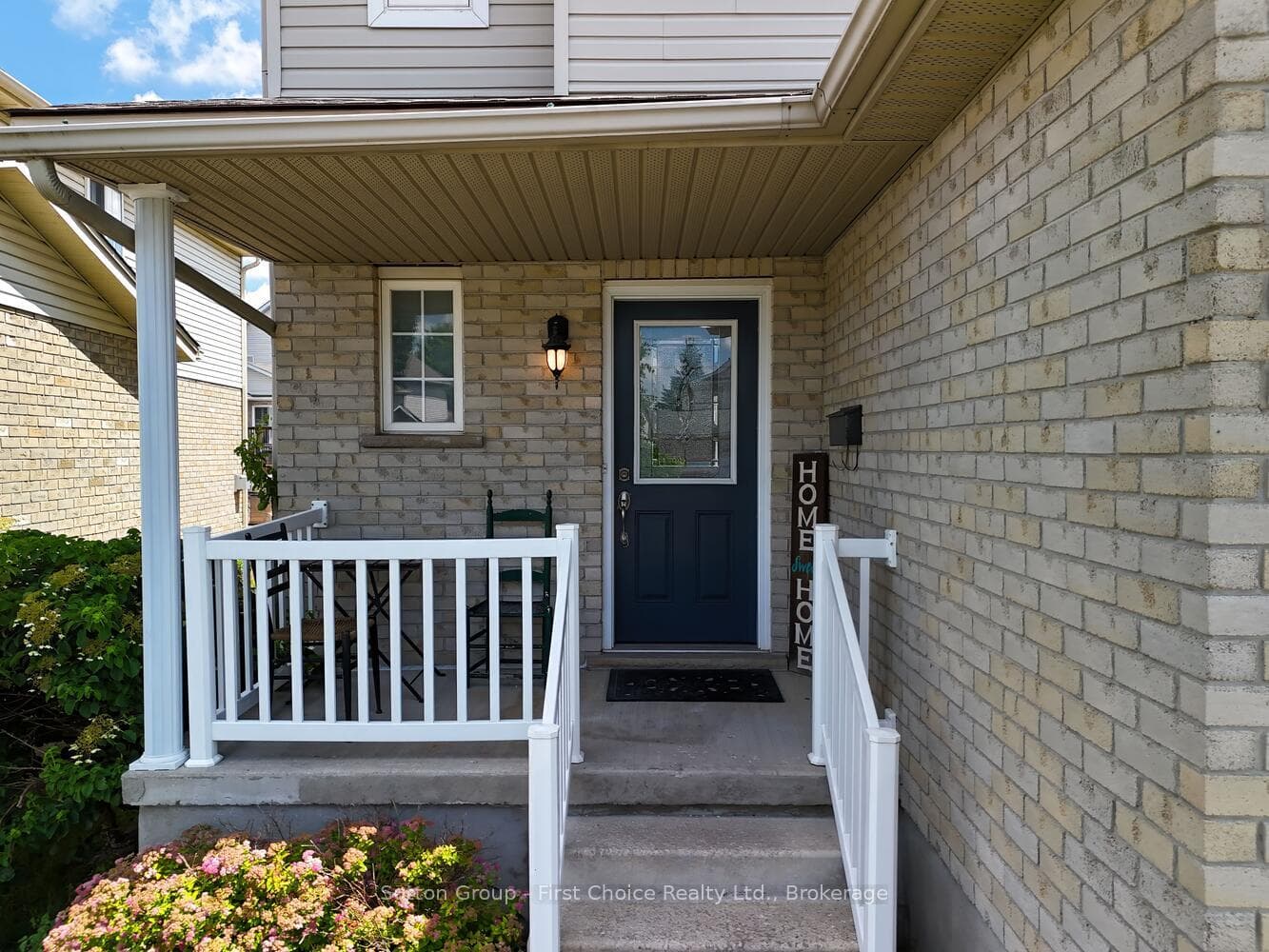 293 Huck Crescent photo 5