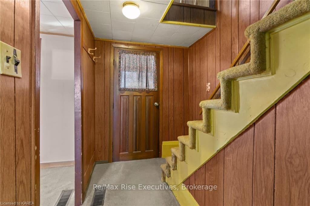 380 SECOND Street photo 6