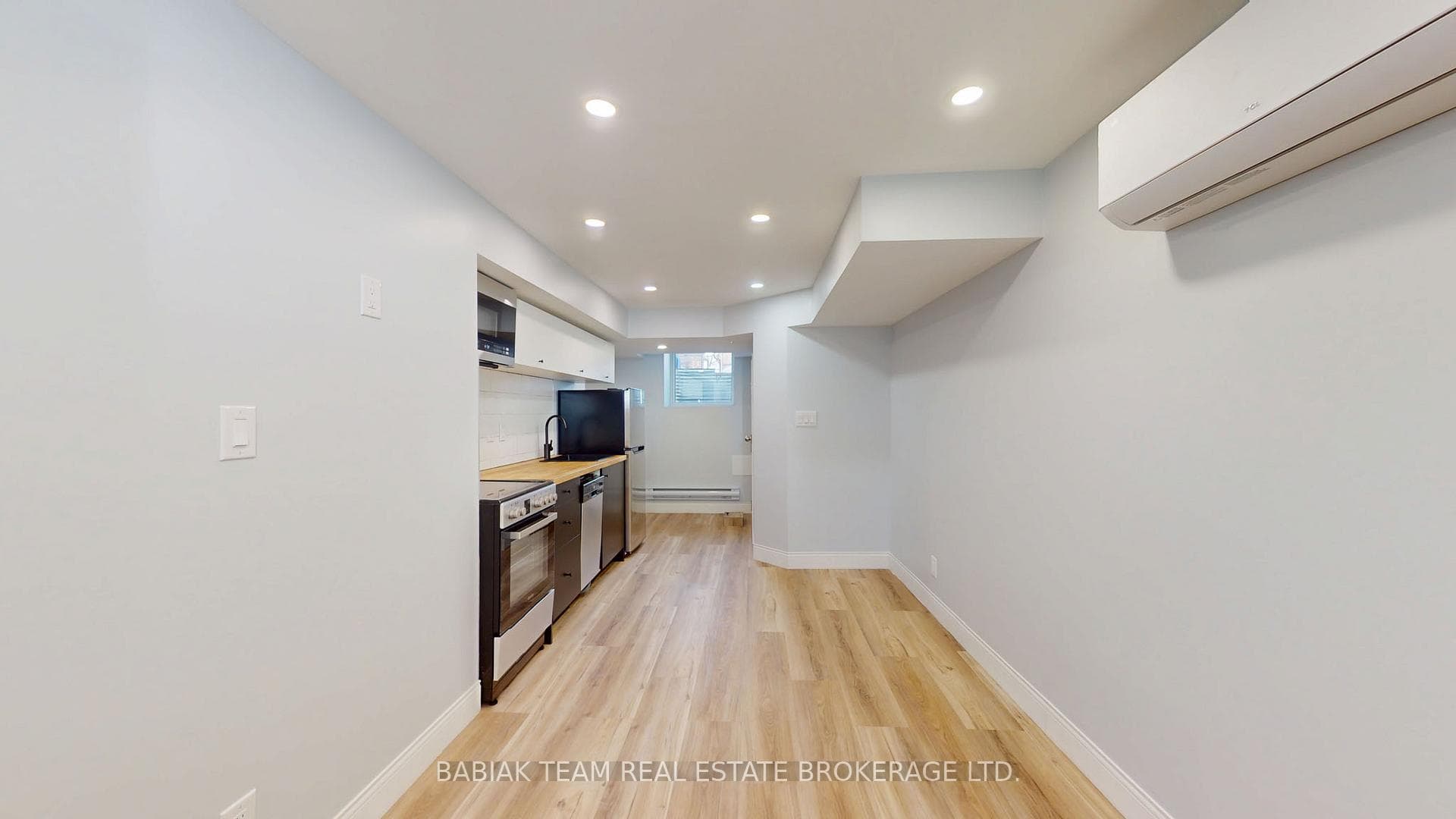 545 Northcliffe Boulevard Unit Lower photo 15