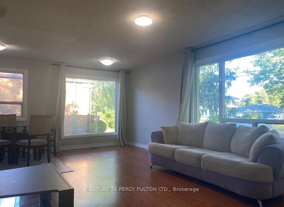 3986 Ellesmere Road photo 5