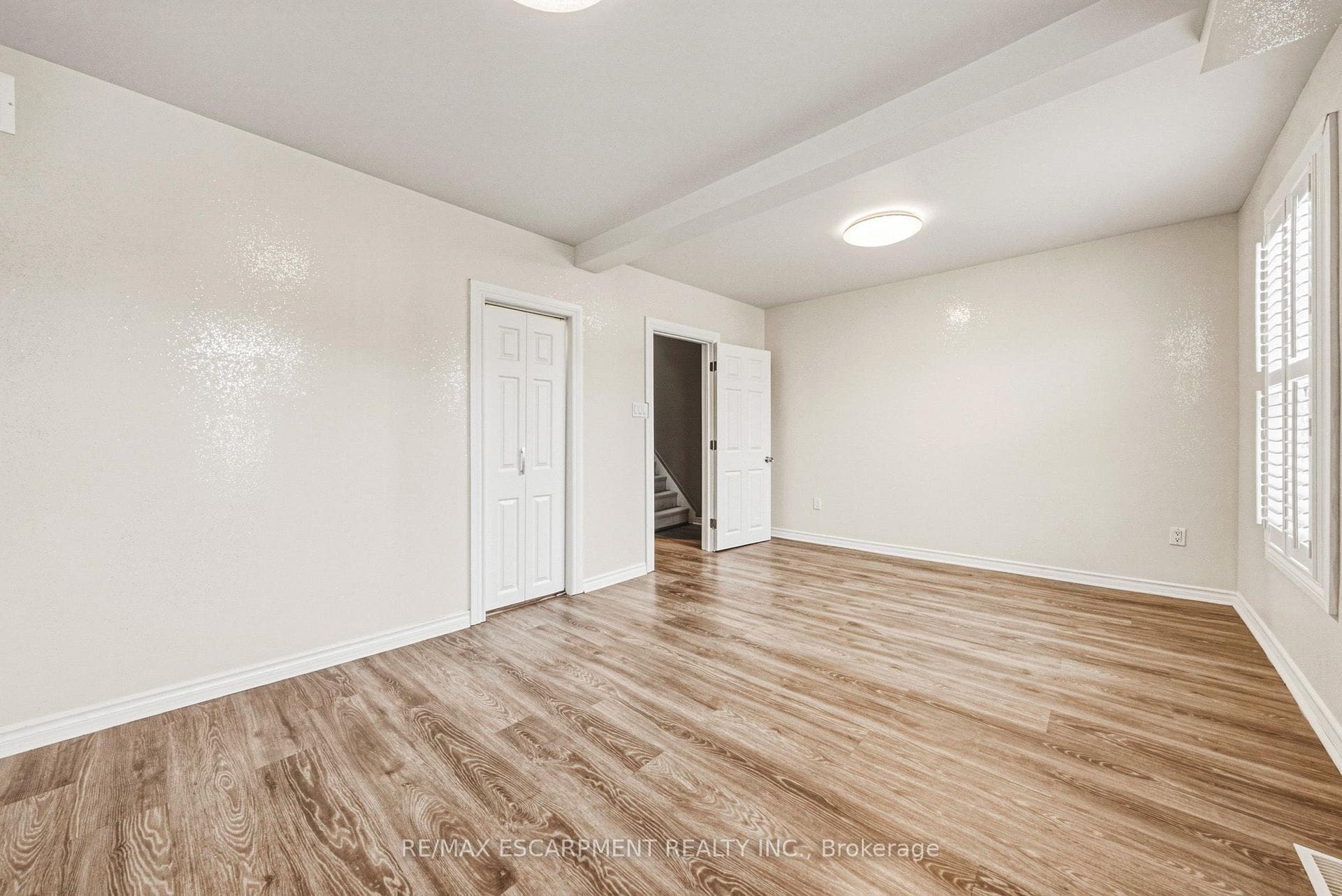 218 Grosvenor Avenue photo 20