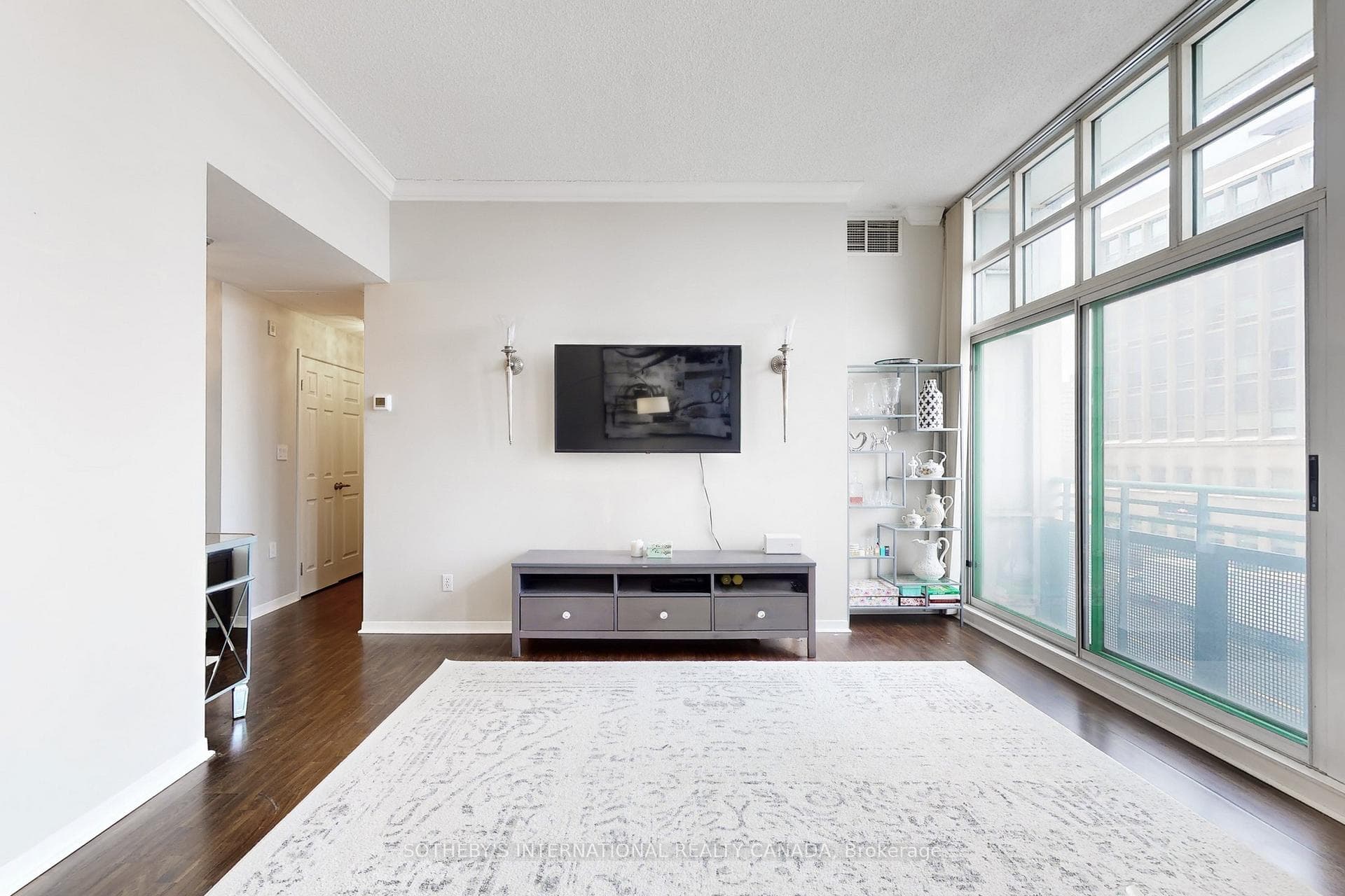 1901 Yonge Street Unit 305 photo 14