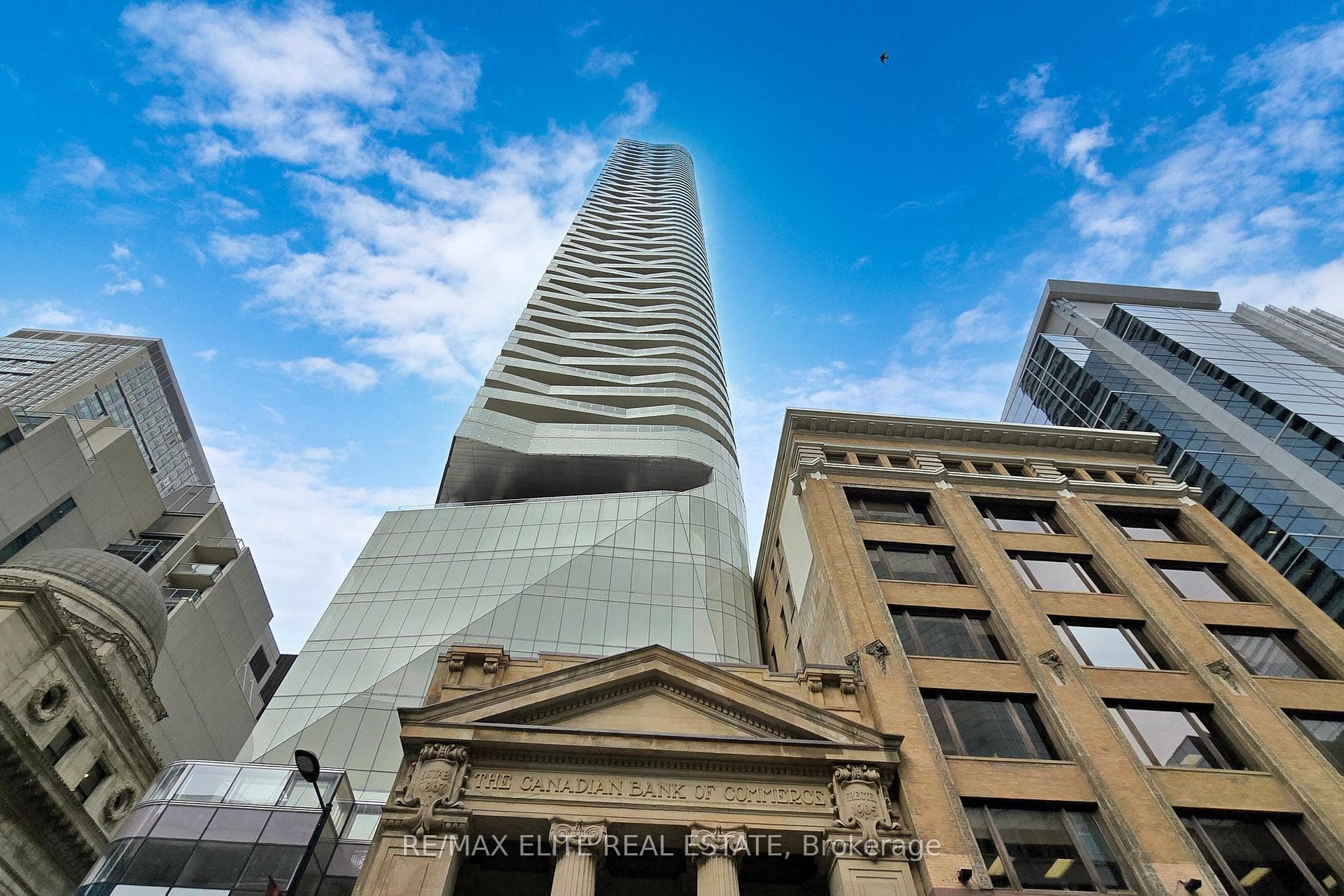 197 Yonge Street Unit 4910 photo 2