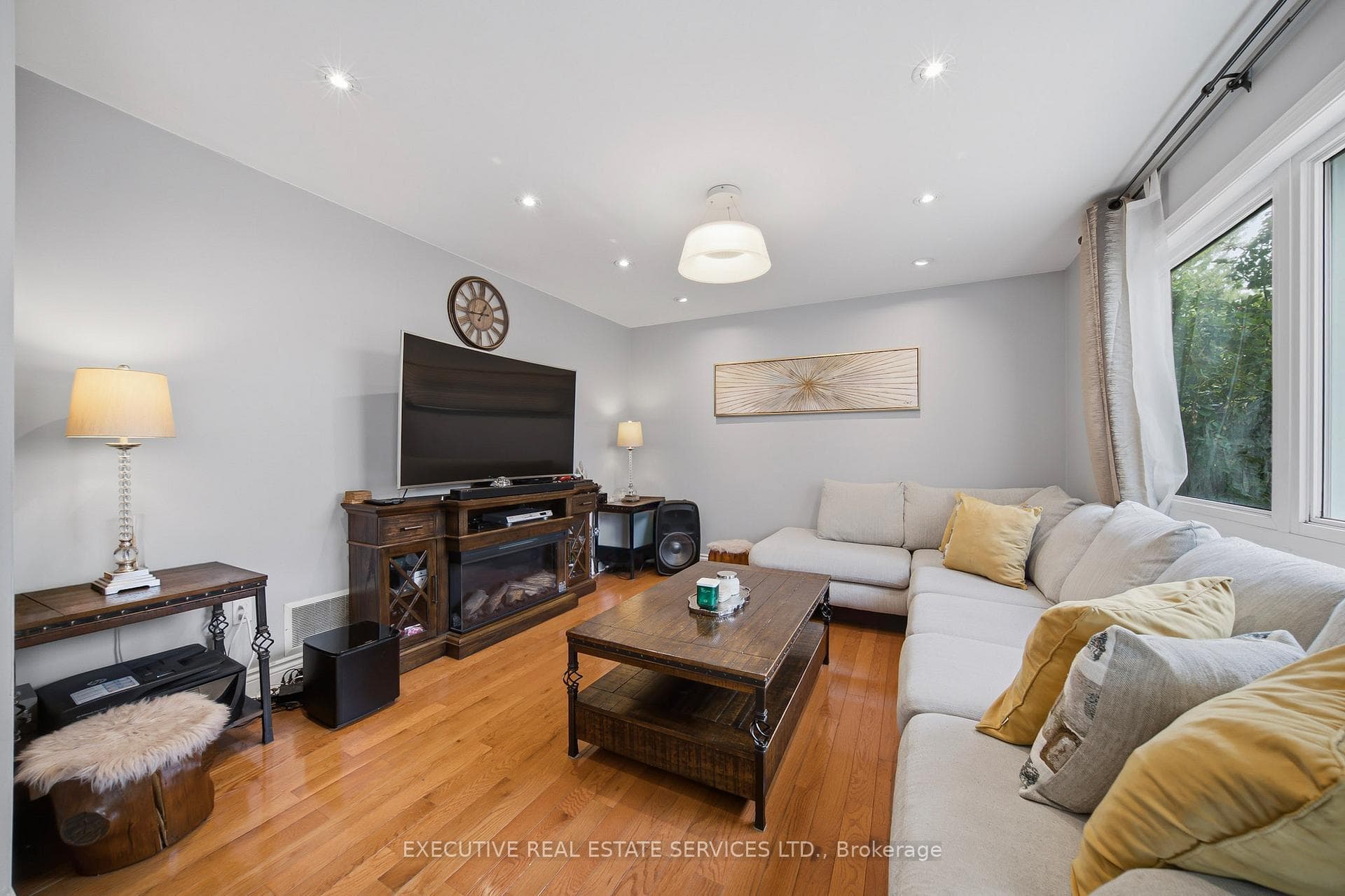 51 Worthington Avenue photo 8