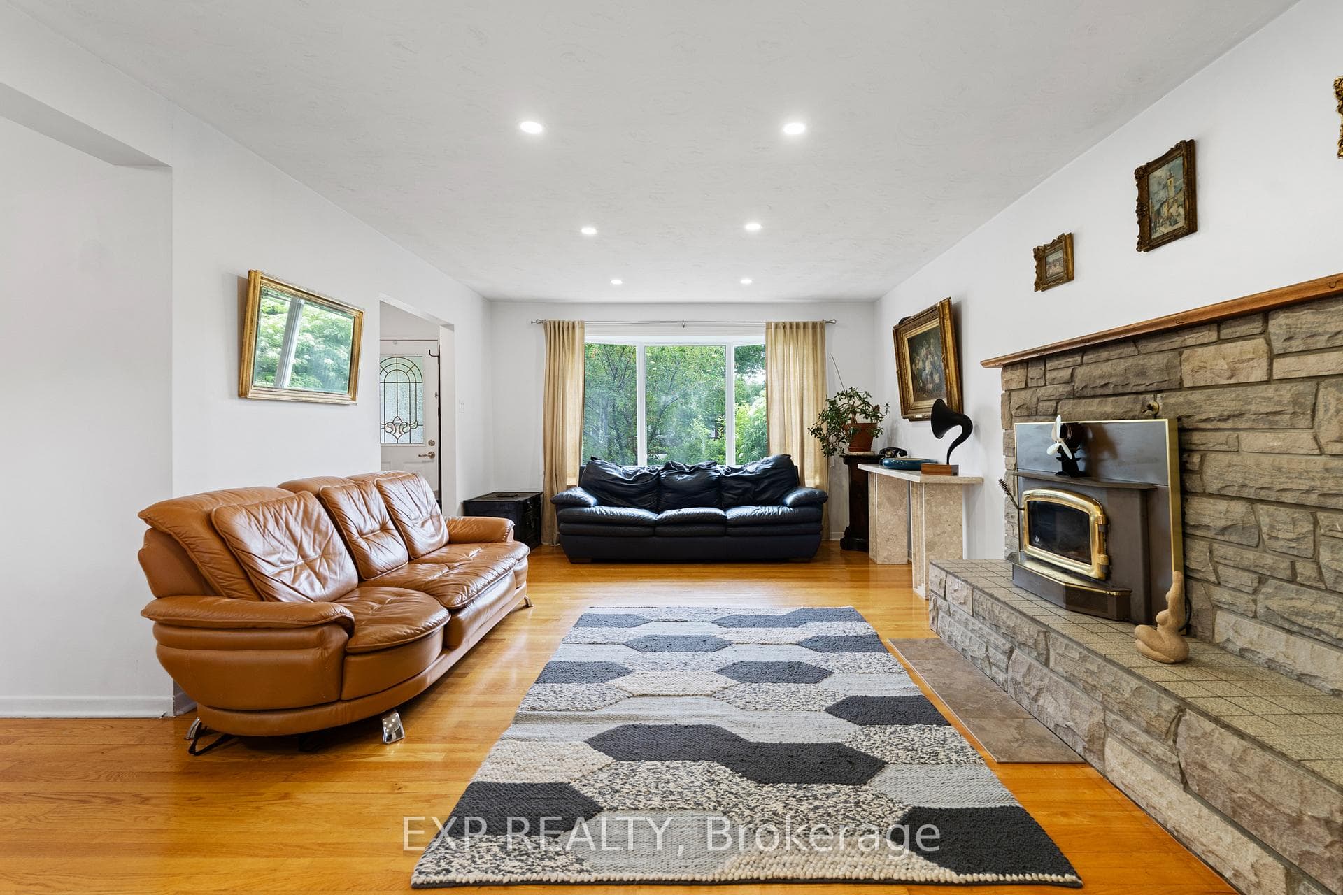 2061 Balharrie Avenue photo 12