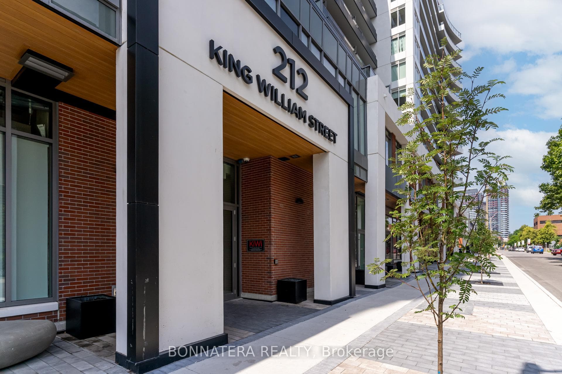 212 King William Street Unit 1205 photo 2