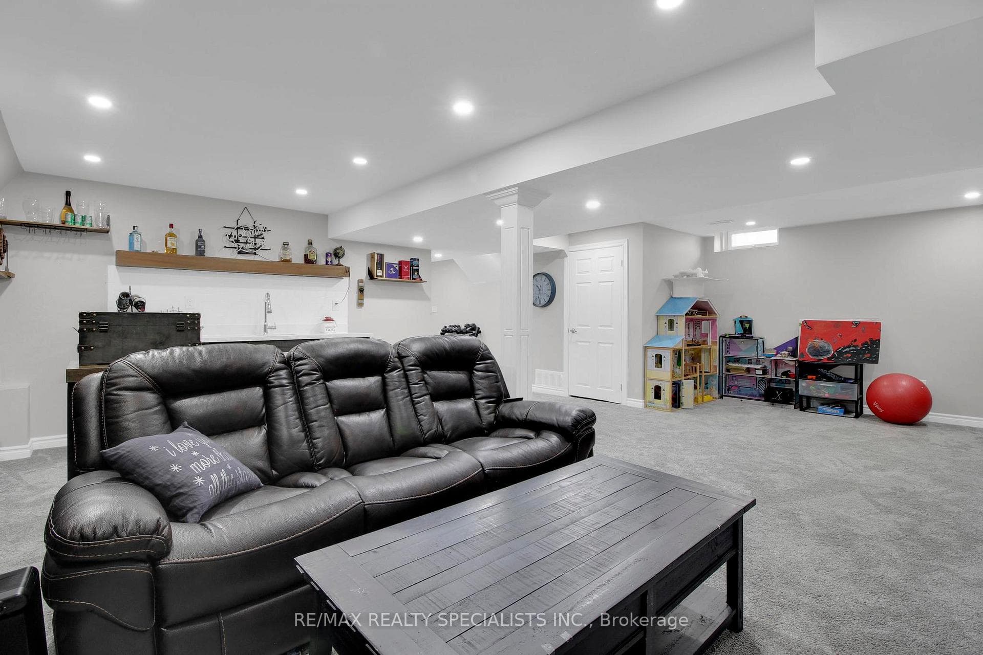 312 Fasken Court photo 30