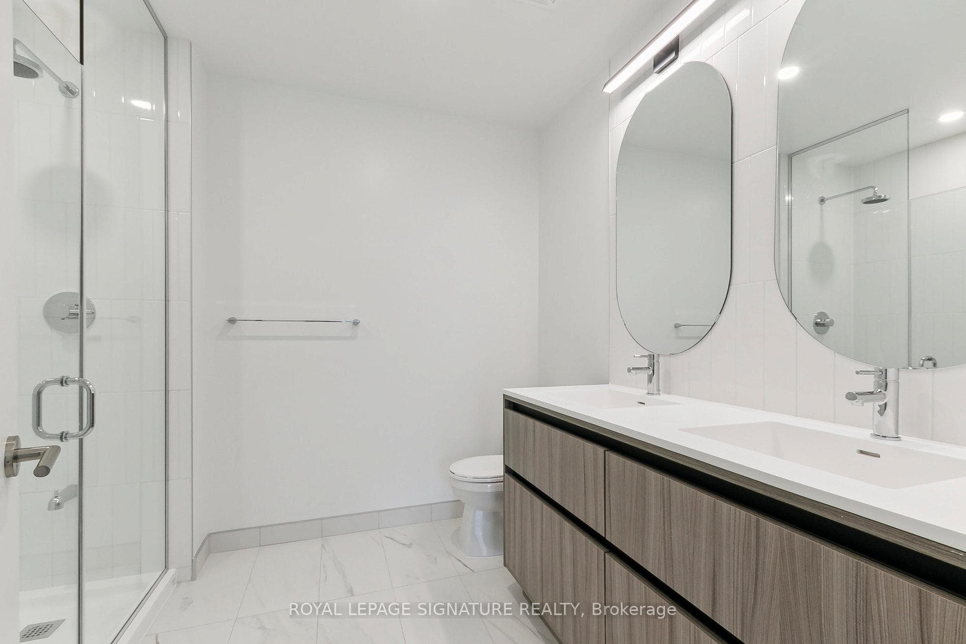 8 Beverley Glen Boulevard Unit D-329 photo 18