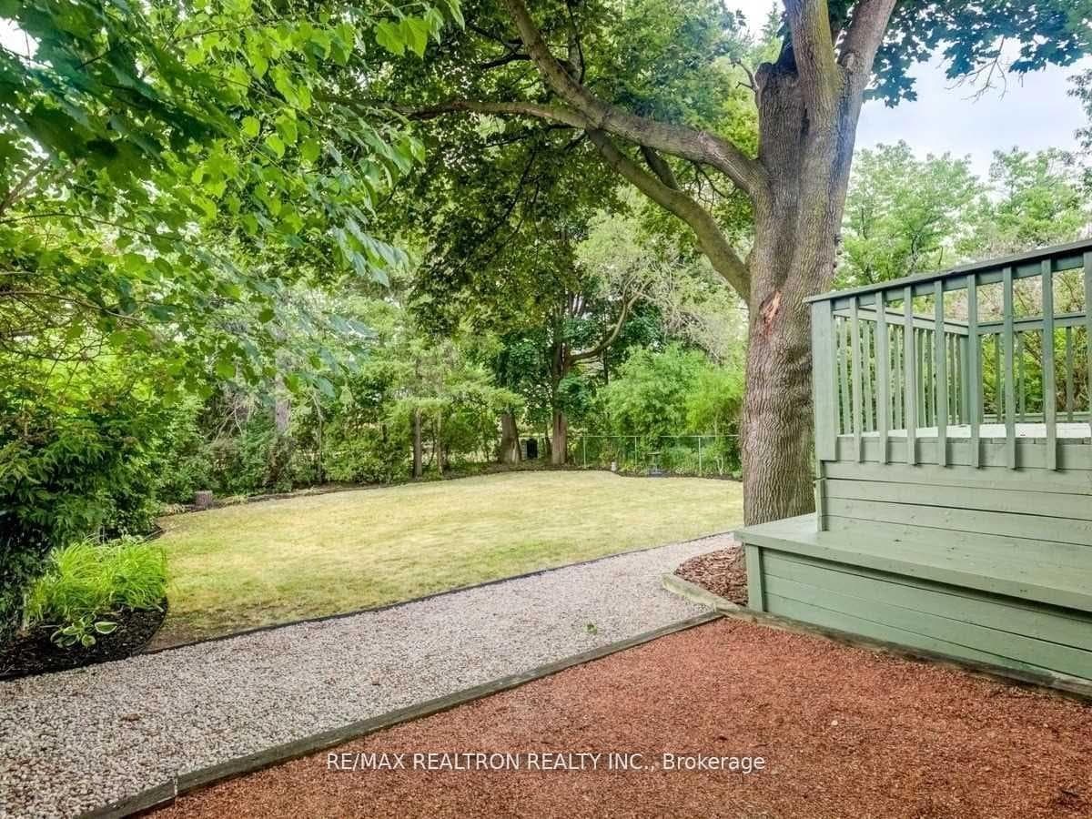 102 Drewry Avenue photo 17