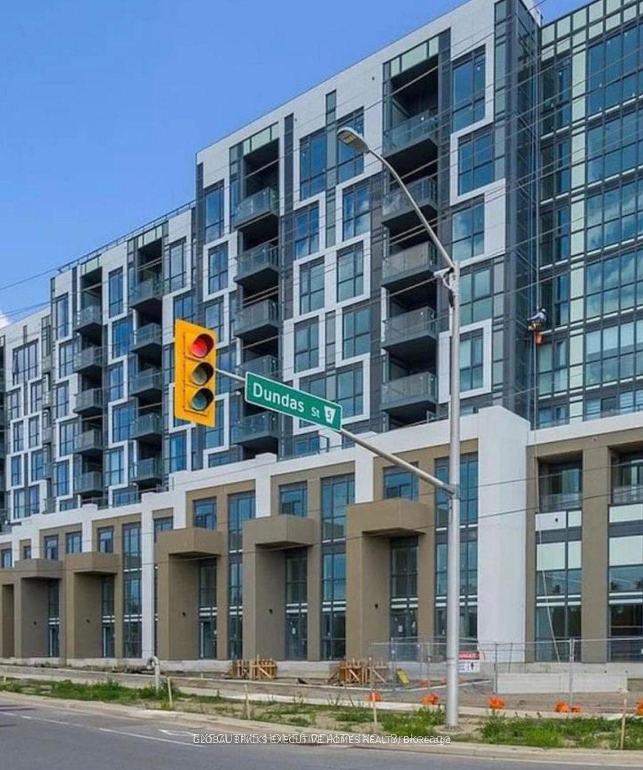 509 Dundas Street Unit 411 photo 1