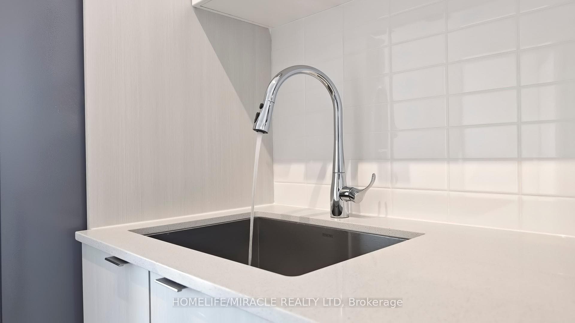 859 The Queensway N/A Unit 805 photo 13