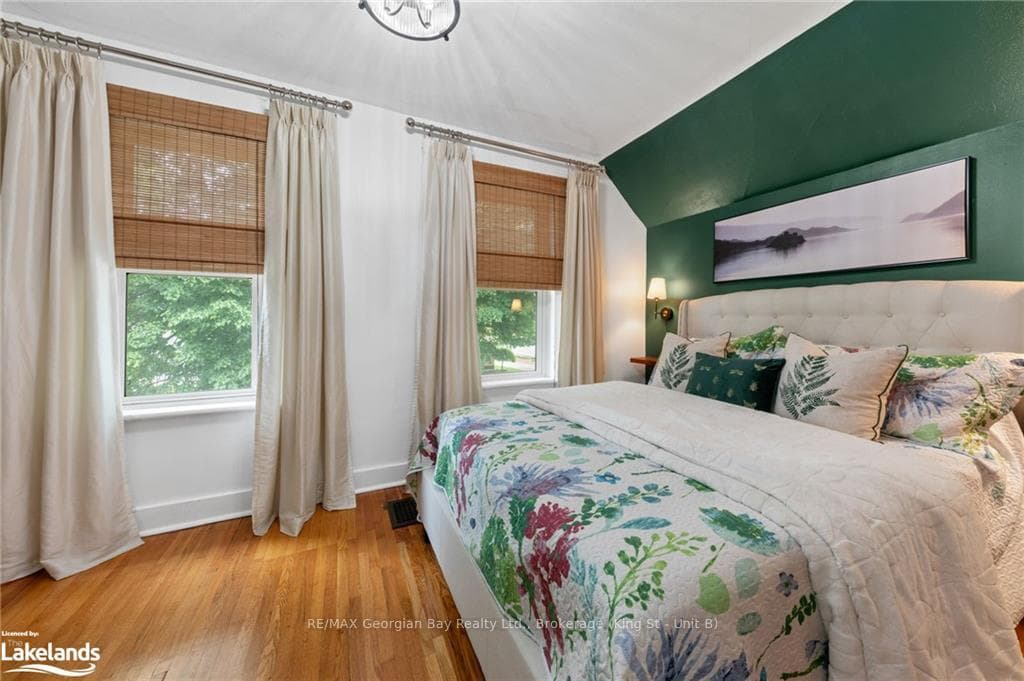 354 QUEEN Street photo 26