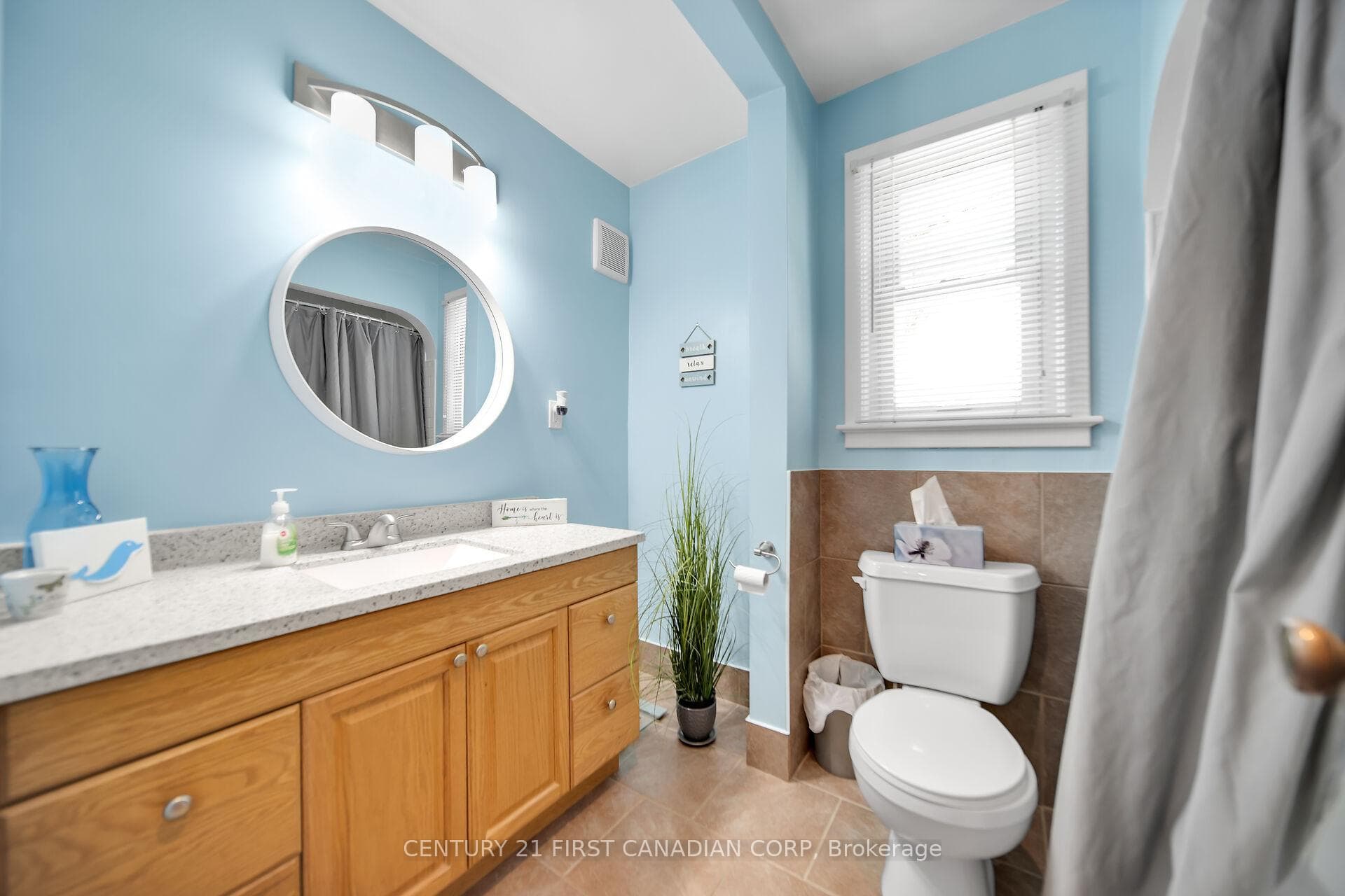 4pc bath on main floor