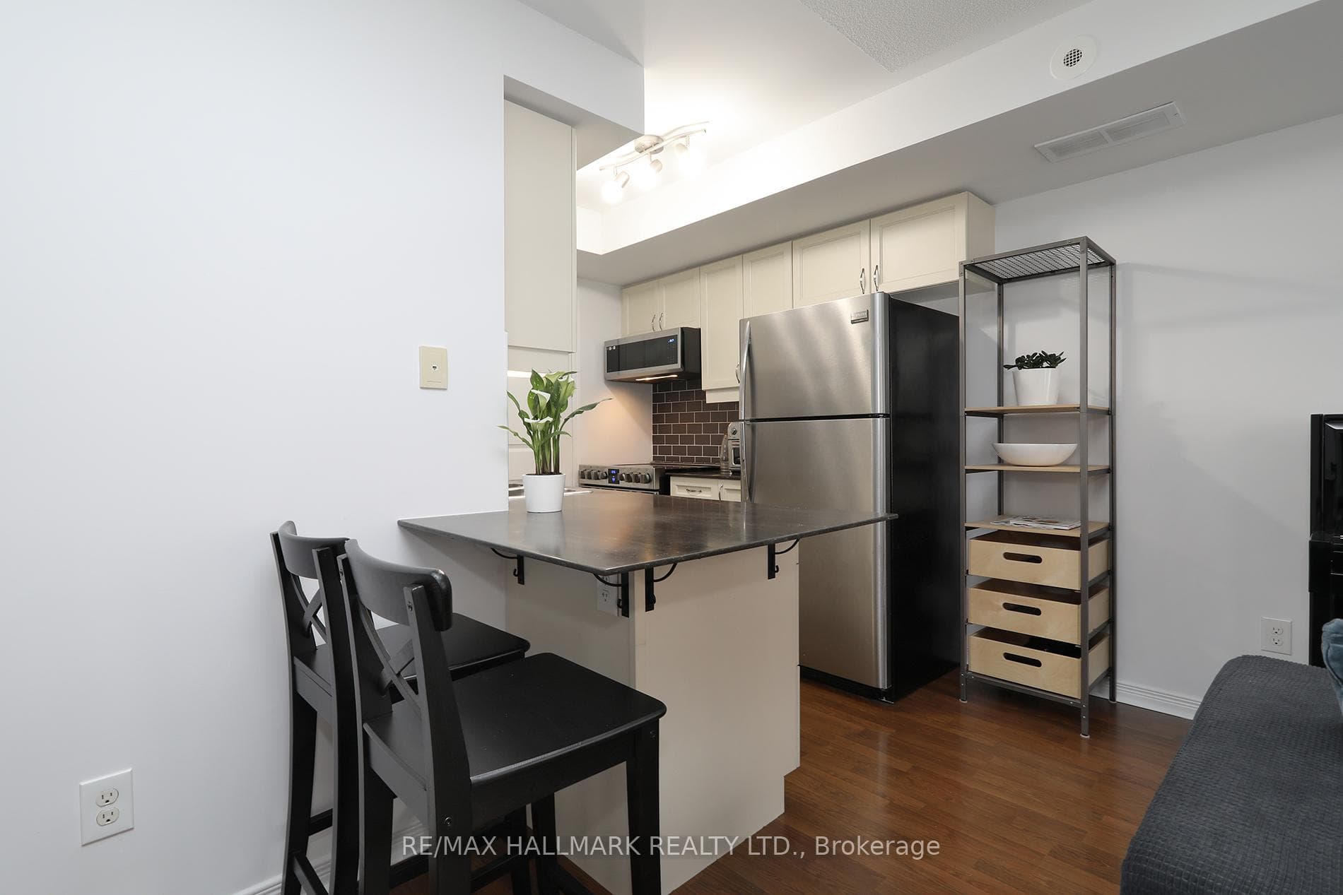 8 Florence Wyle Lane Unit 4 photo 6