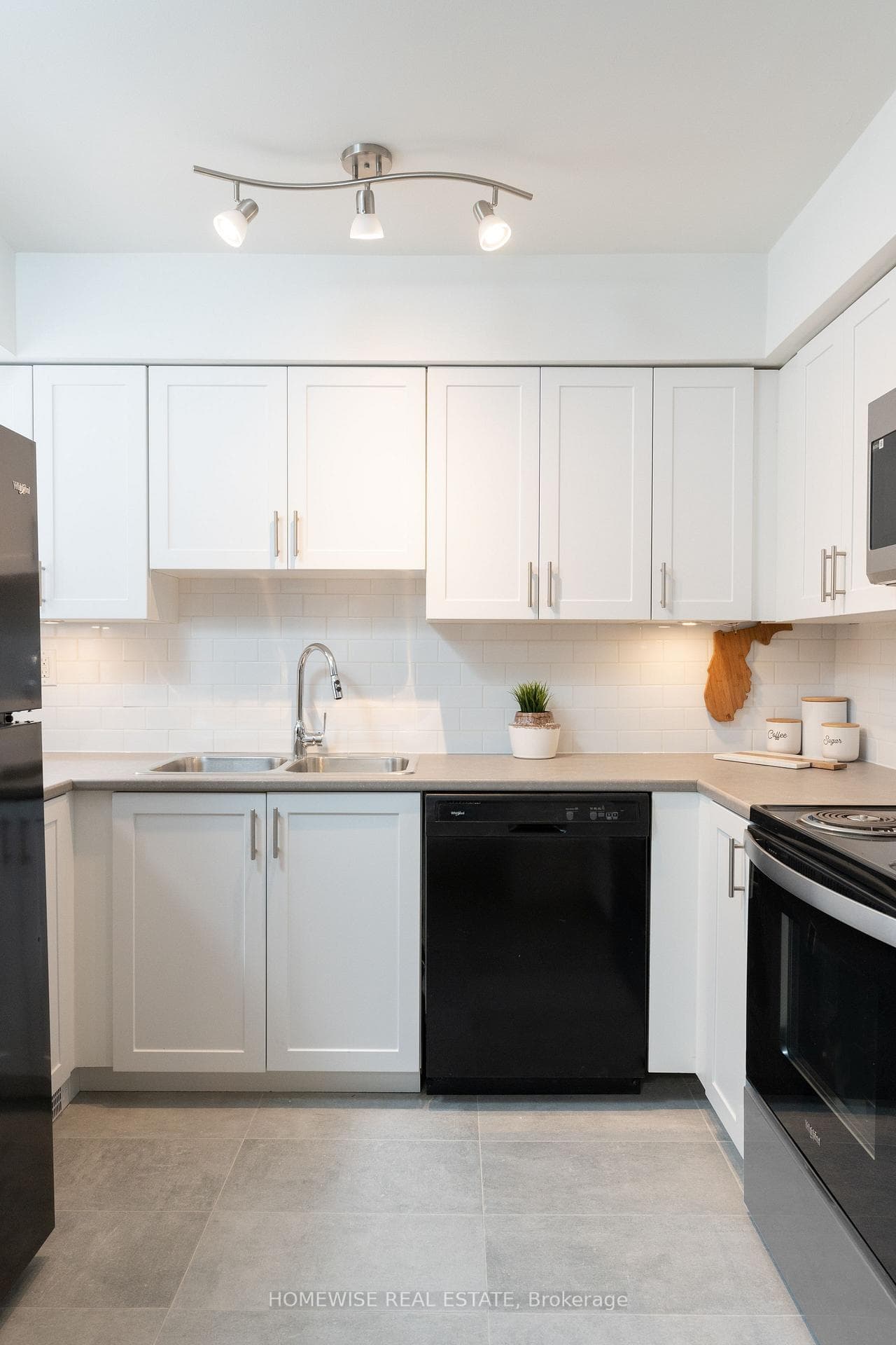 240 Ormond Drive Unit A2 photo 8