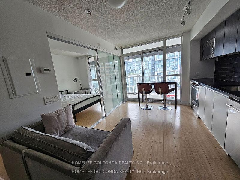 85 Queens Wharf Road Unit 719 photo 2
