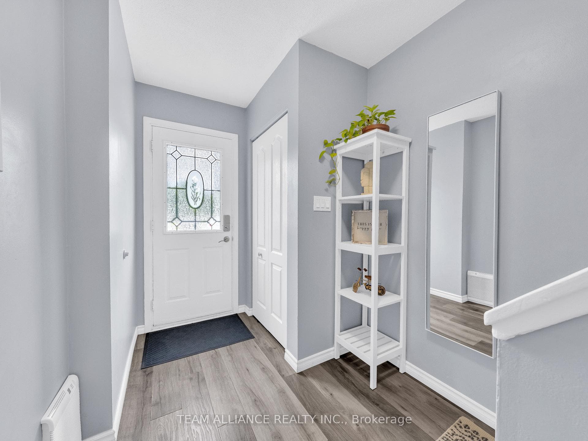 2687 Vine Court photo 3