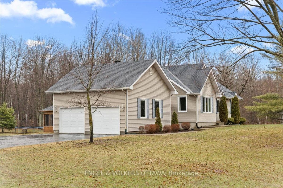 924 County 9 Road photo 2