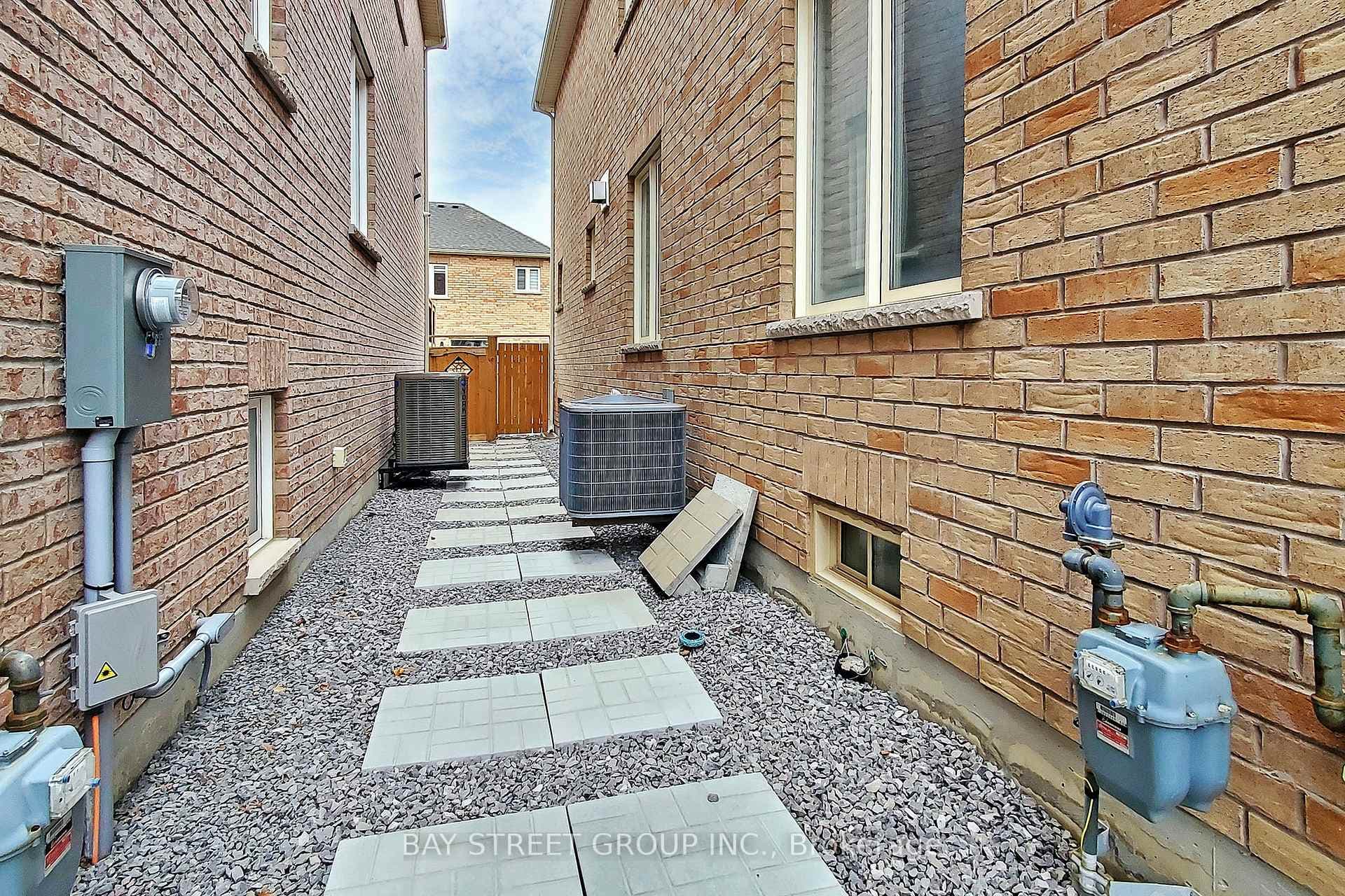 38 Russell Parker Crescent photo 40