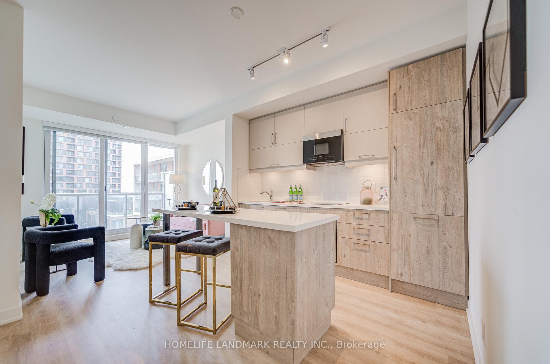 8119 Birchmount Road Unit 1302 photo 17