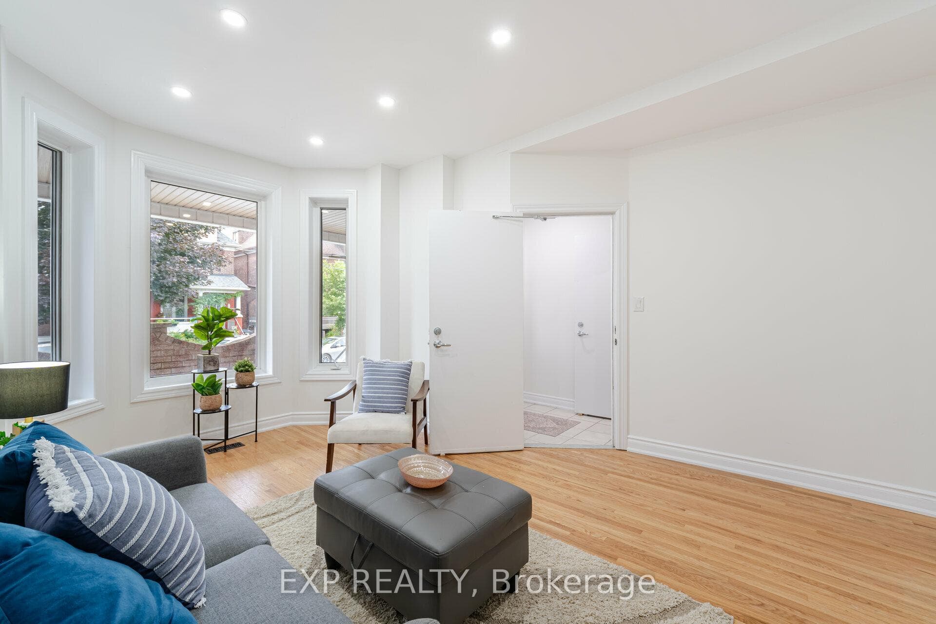250 Saint Clarens Avenue photo 5