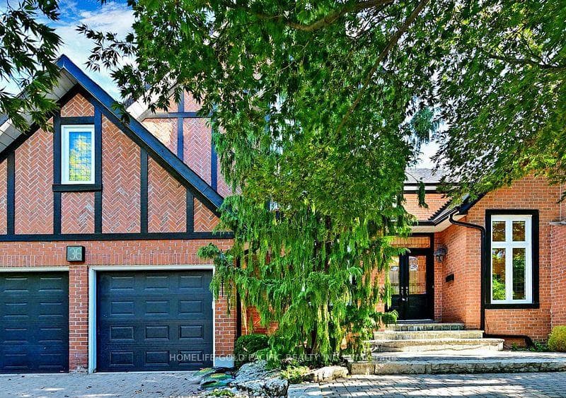 36 Hillholm Boulevard photo 1