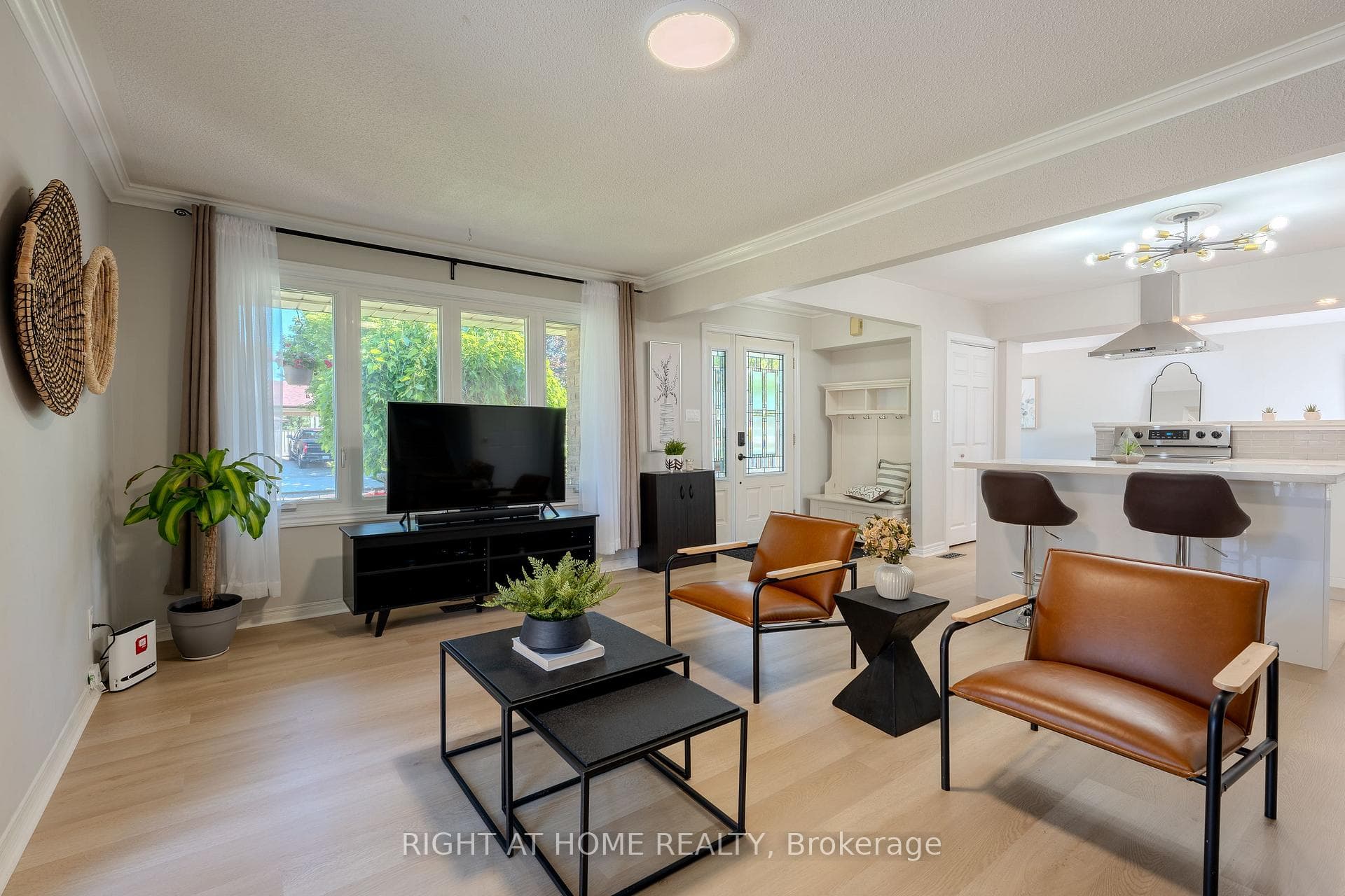 80 Chilton Drive photo 5