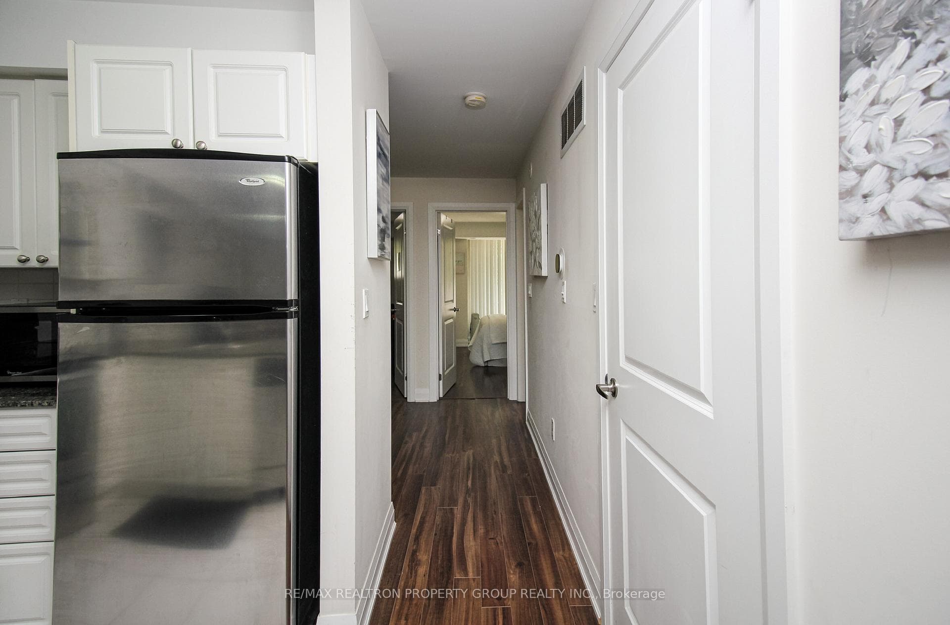 318 John Street Unit 121 photo 19