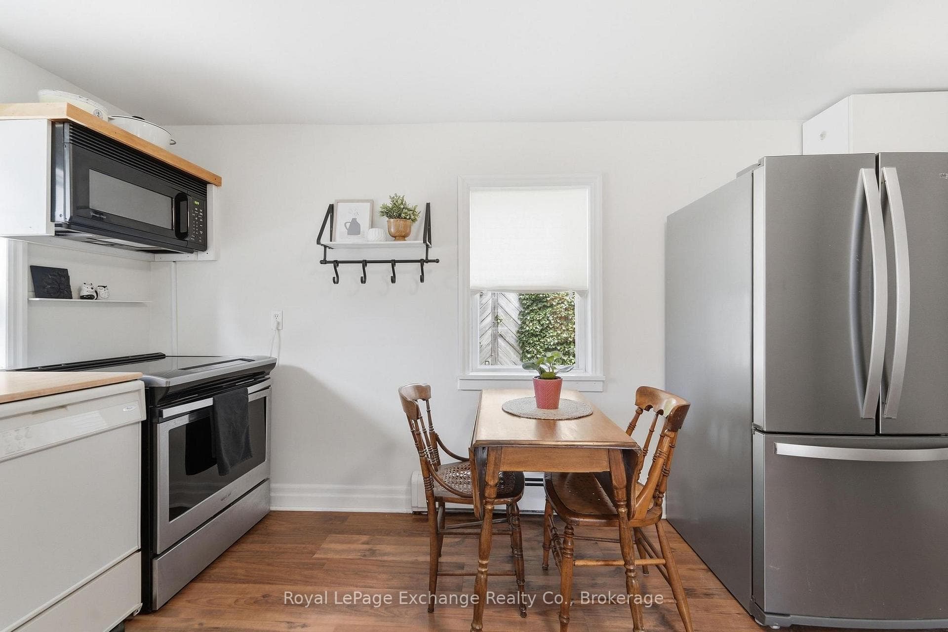 544 Queen Street photo 16