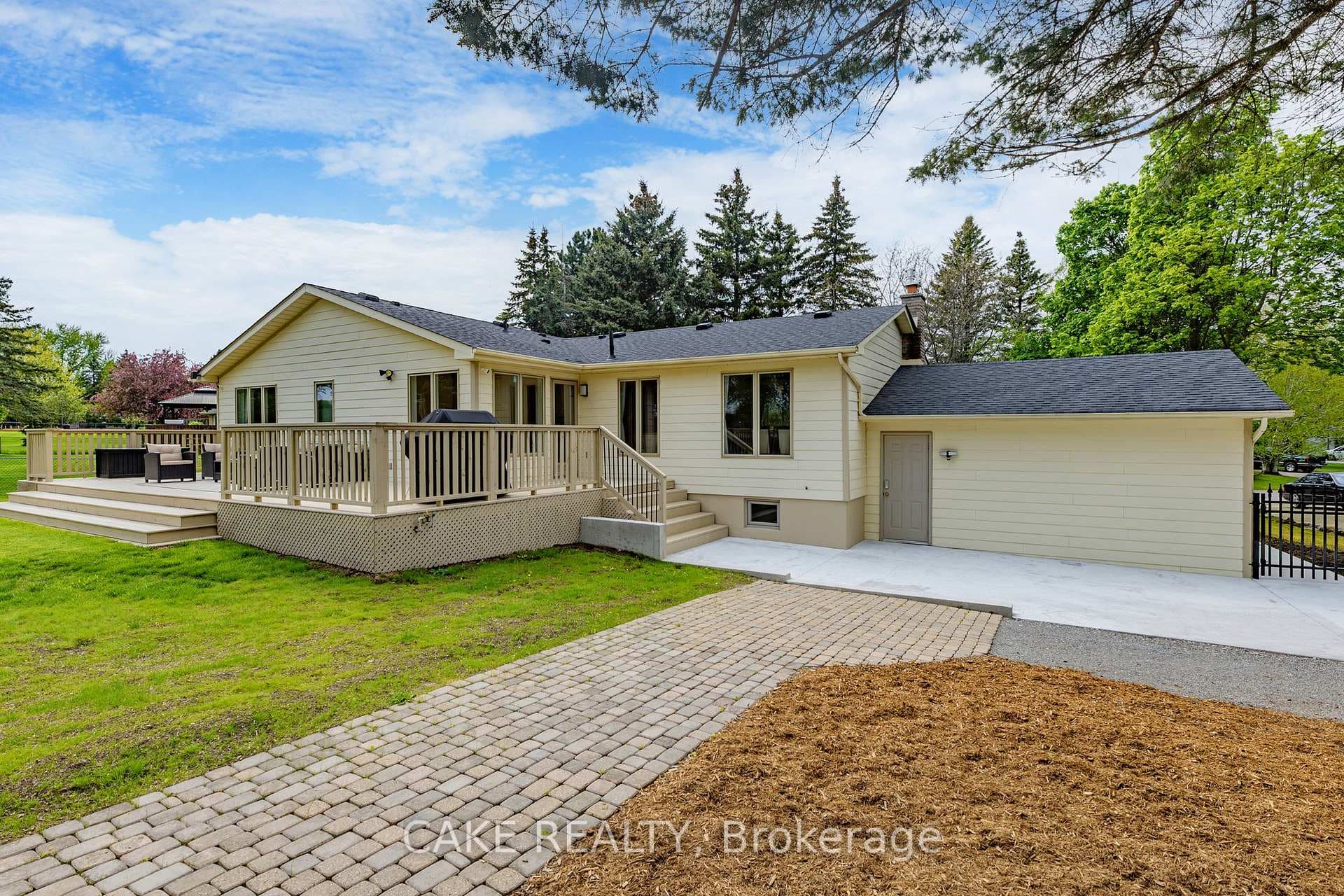 73 Moore Park Drive photo 34