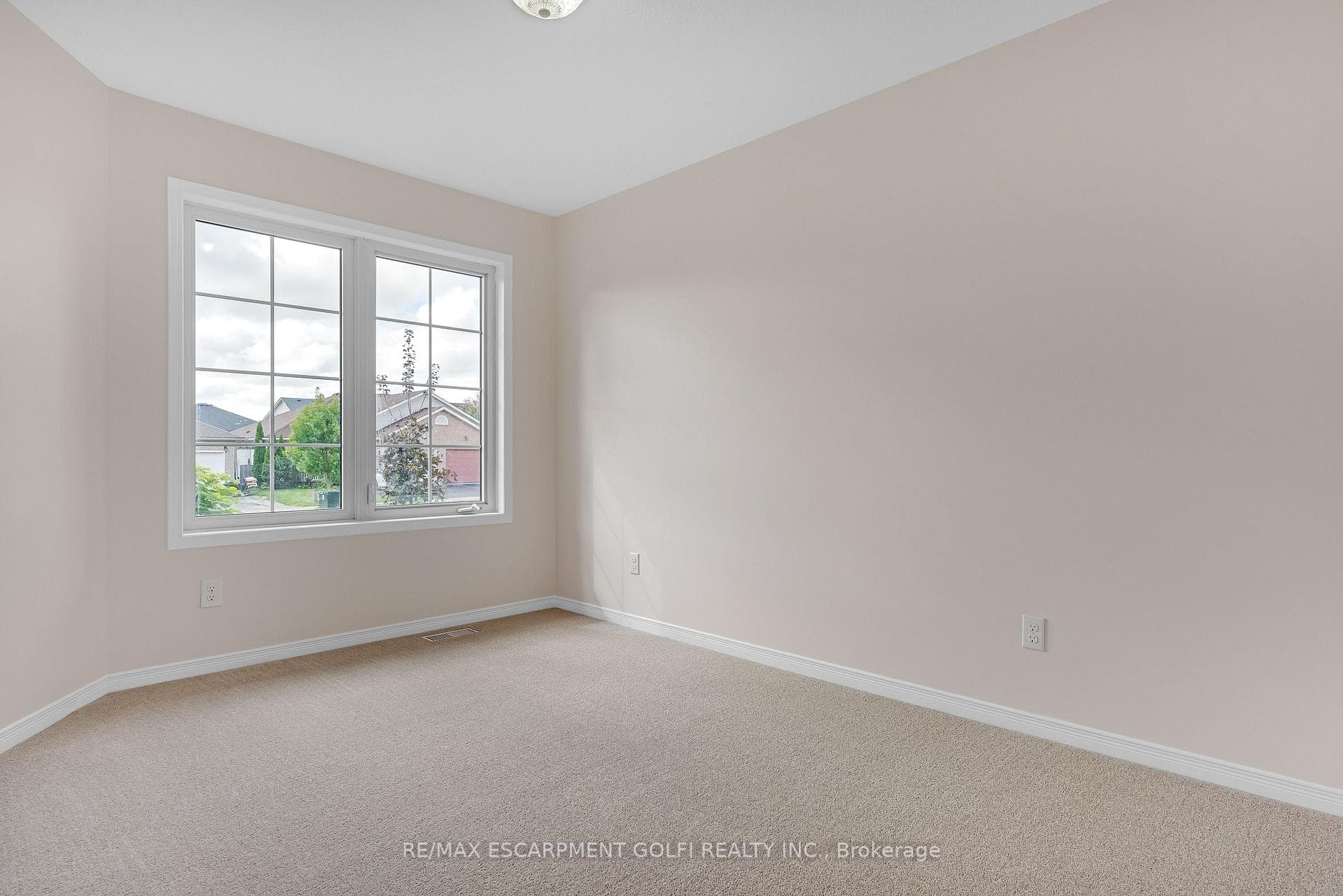 42 Golden Acres Drive photo 6