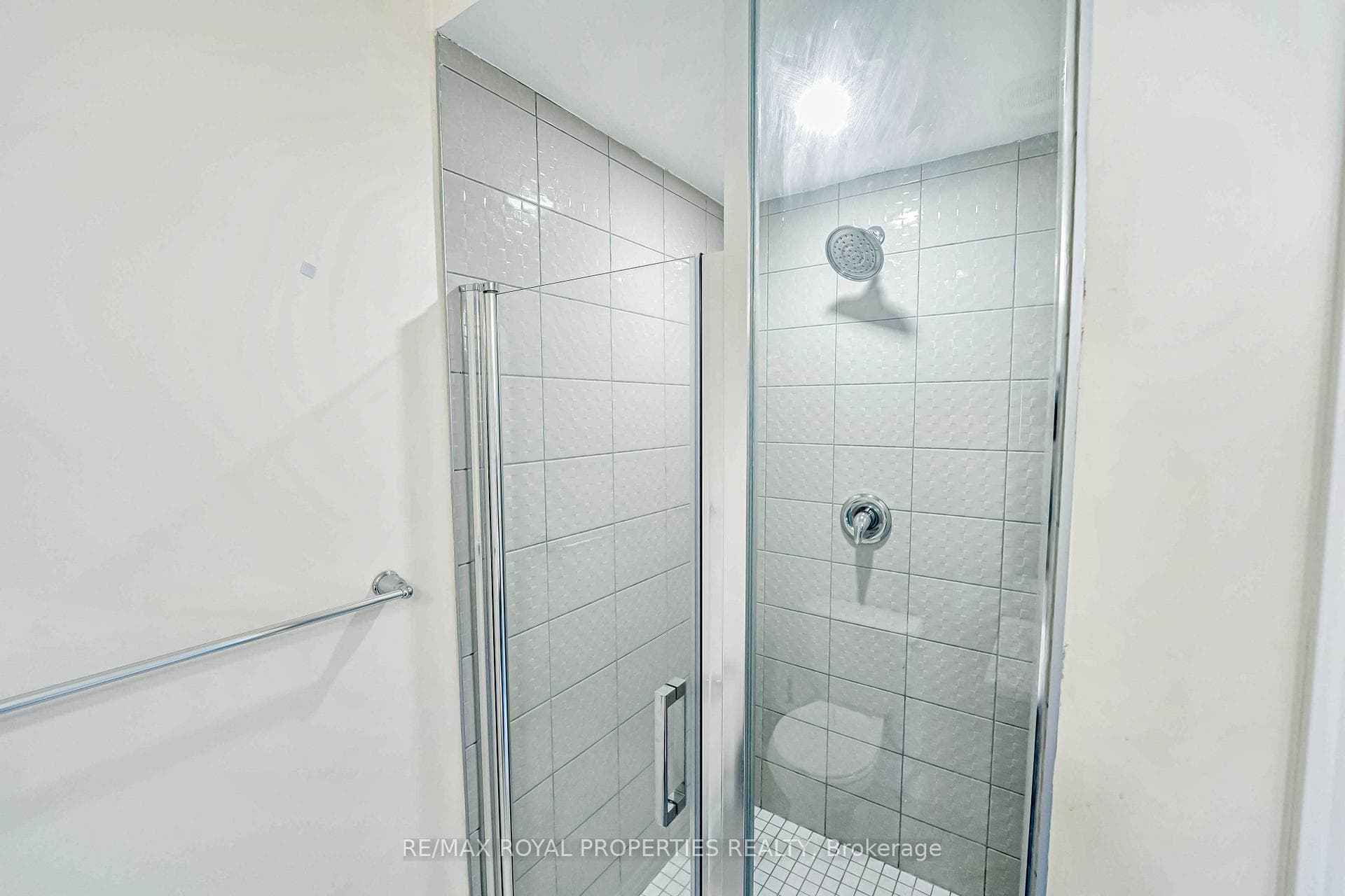 784 Eddystone Path photo 17