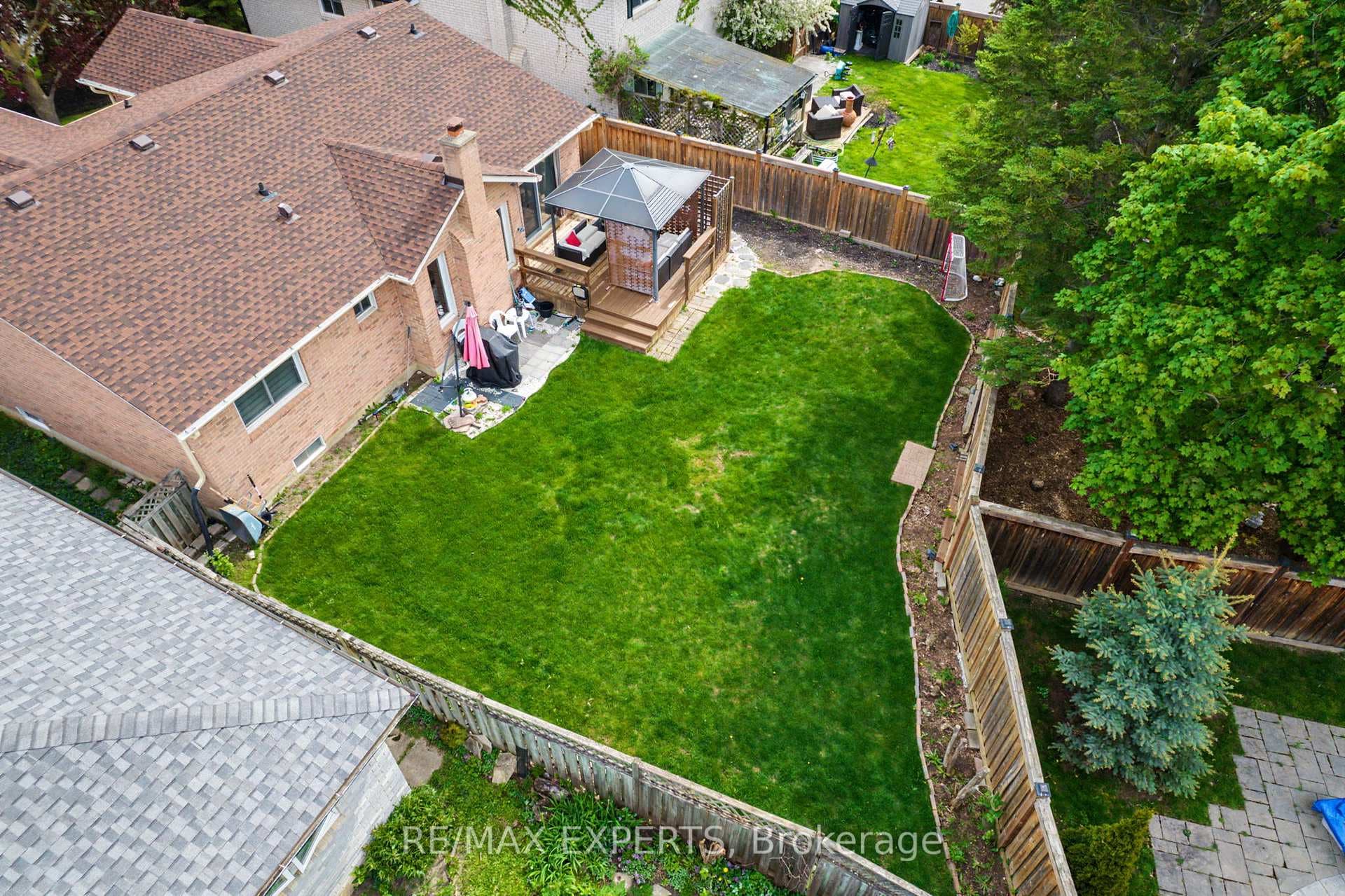 4 Willis Drive photo 39