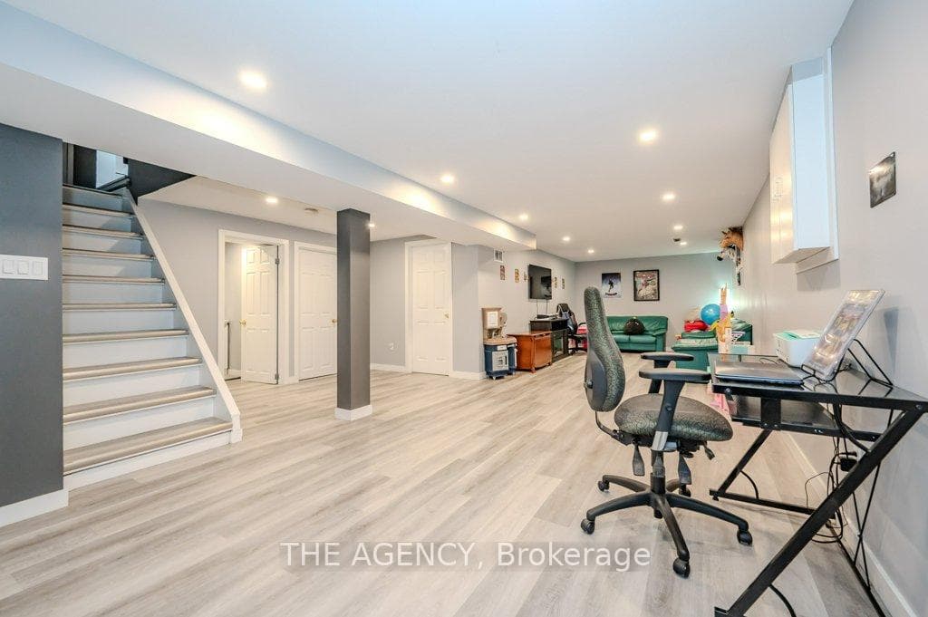 22 Brookside Crescent photo 28