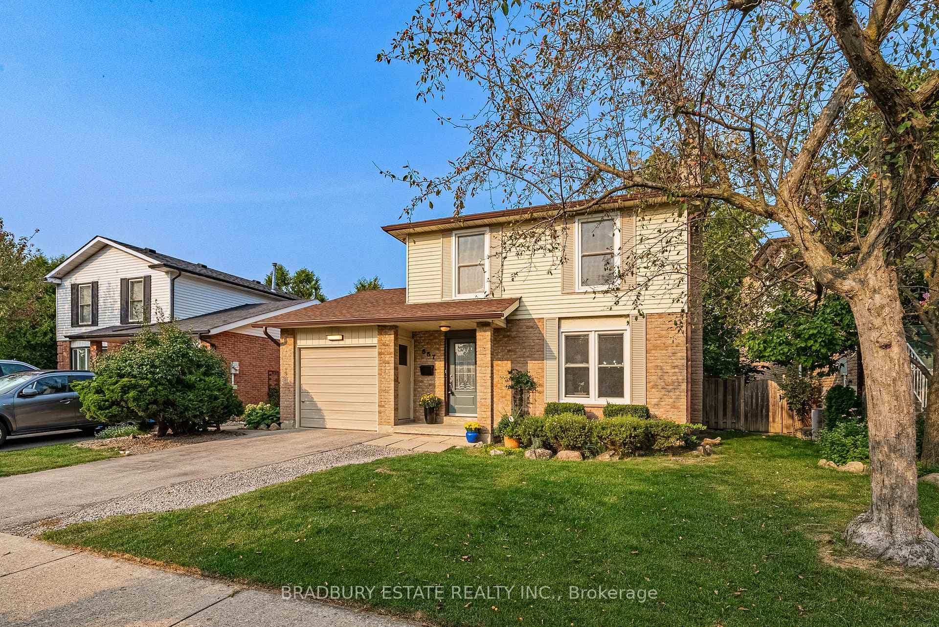 557 Holly Avenue photo 1