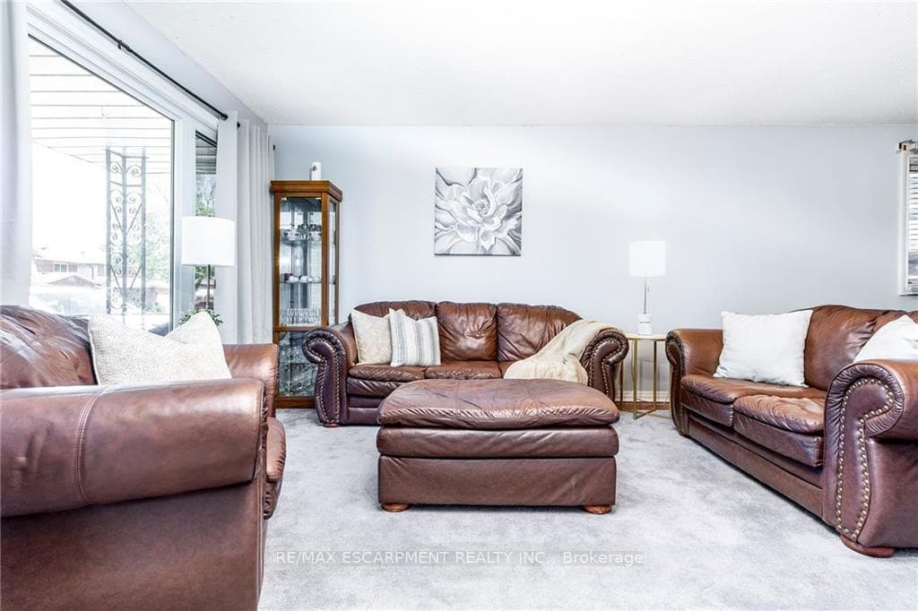 263 Delancey Boulevard photo 4