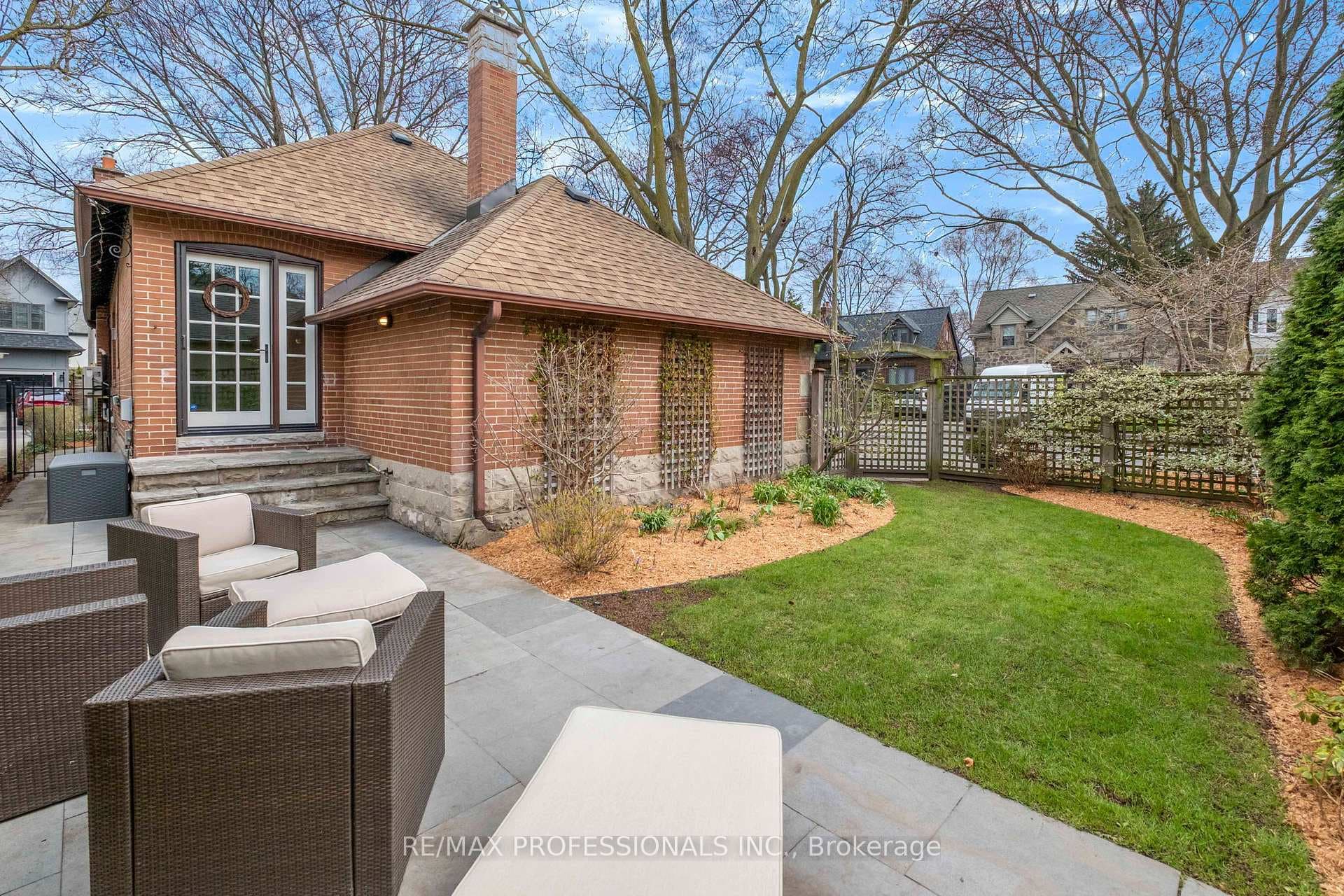 10 Edgemore Drive photo 36