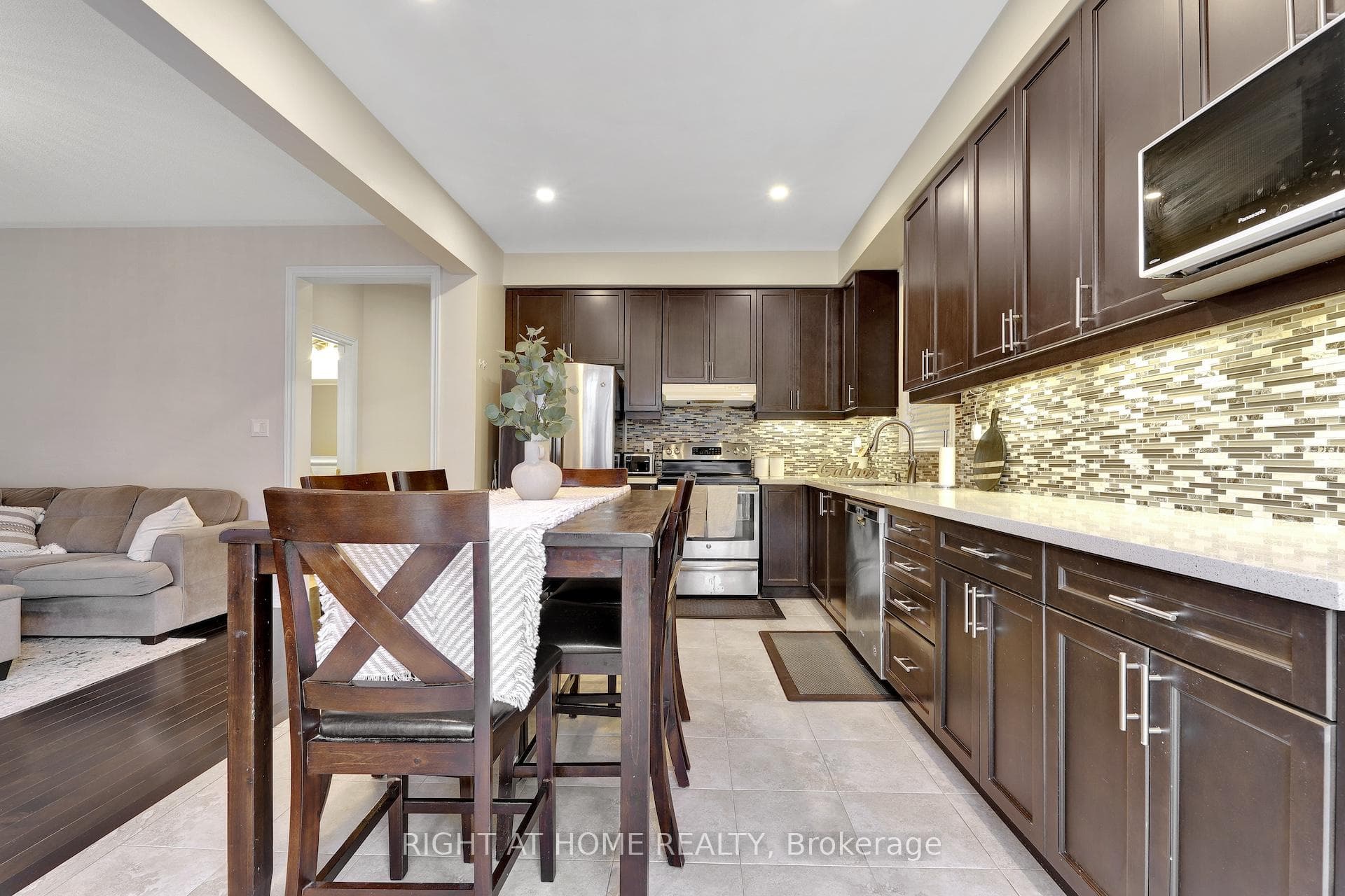83 Relton Circle photo 9