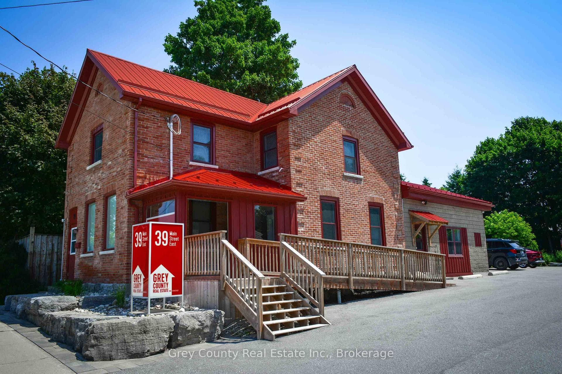 39 Main Street Unit A photo 1