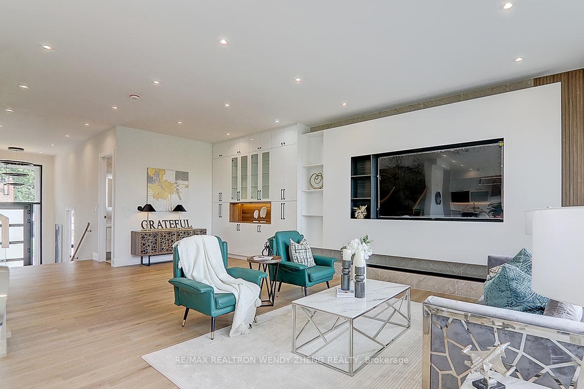 55 Moore Park Avenue photo 15