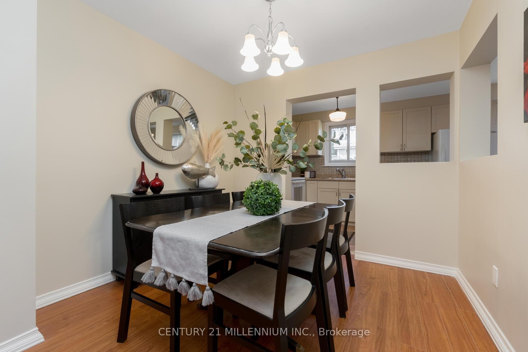 6 Mandarin Crescent photo 10
